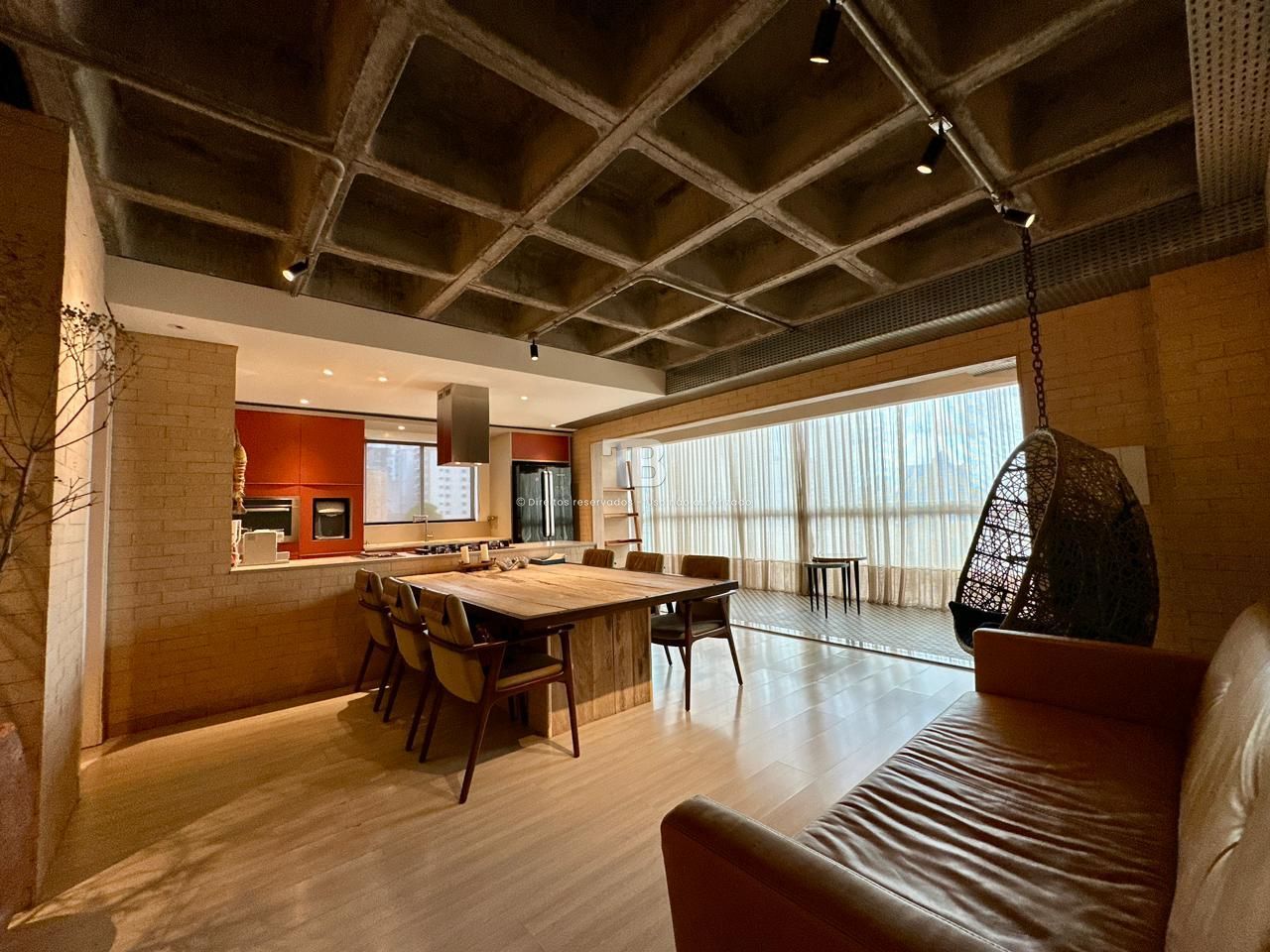 Apartamento Semimobiliado à Venda