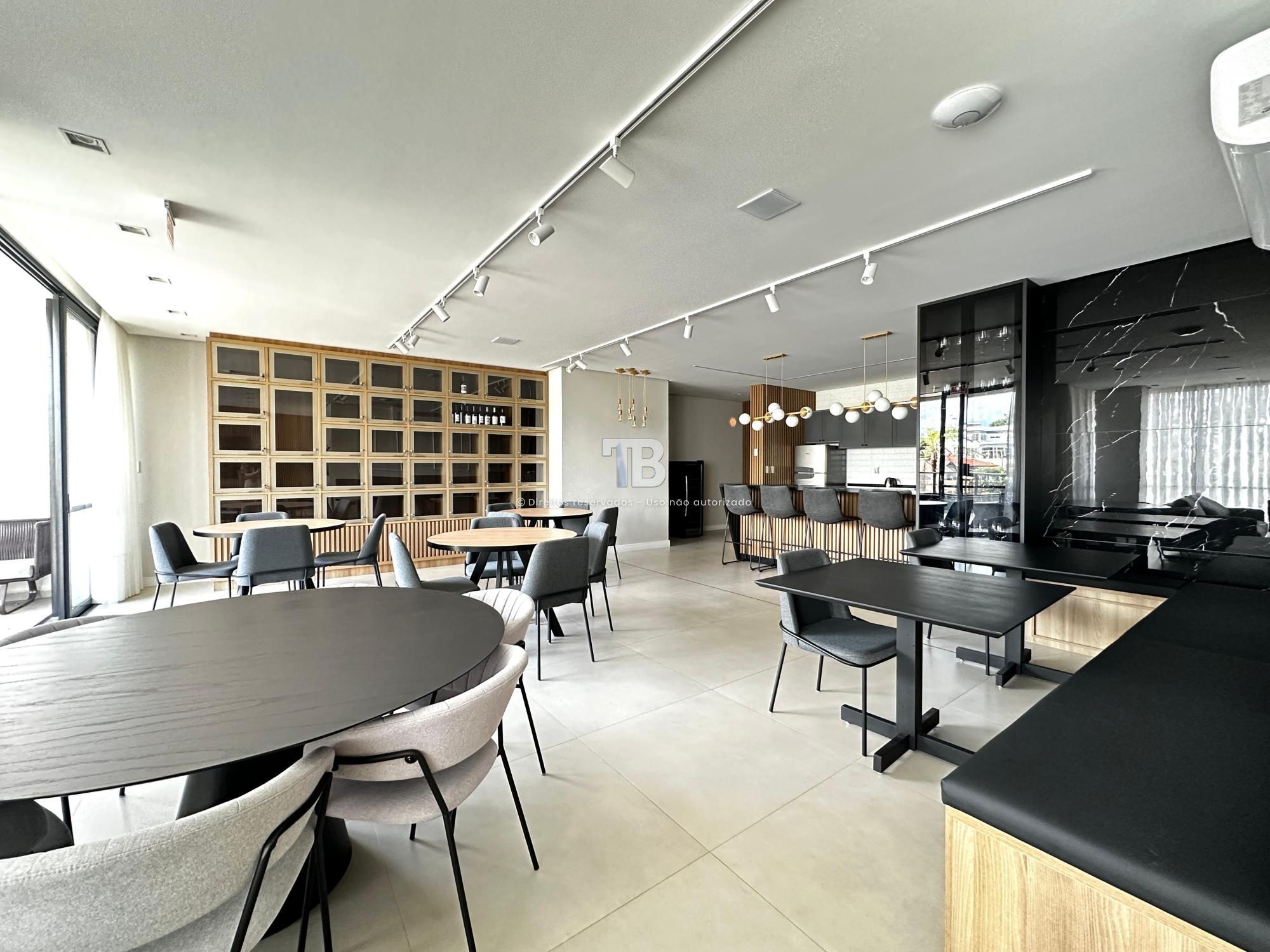 Apartamento novo à venda