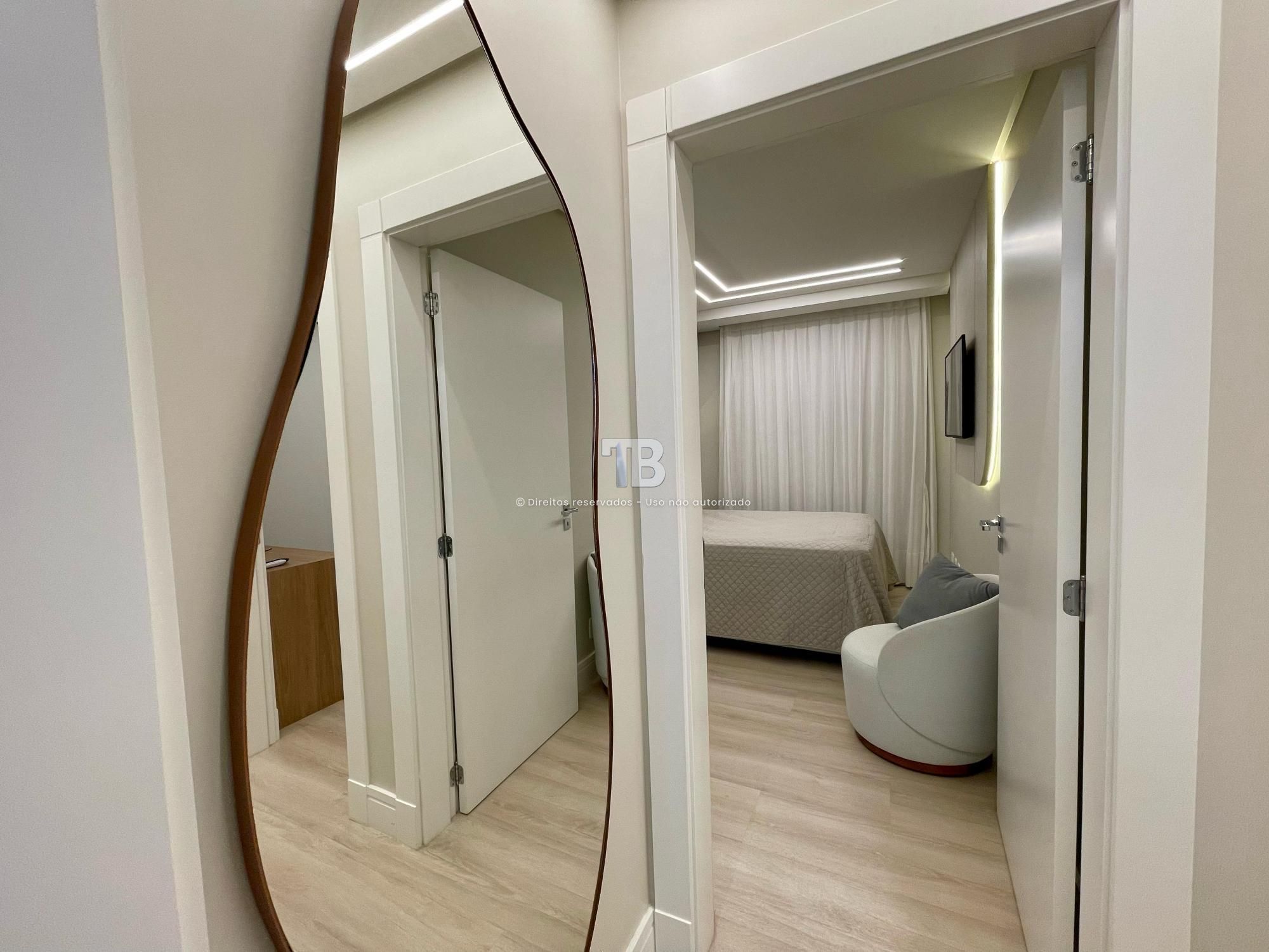 Apartamento Semimobiliado Suíte mais um Dormitório