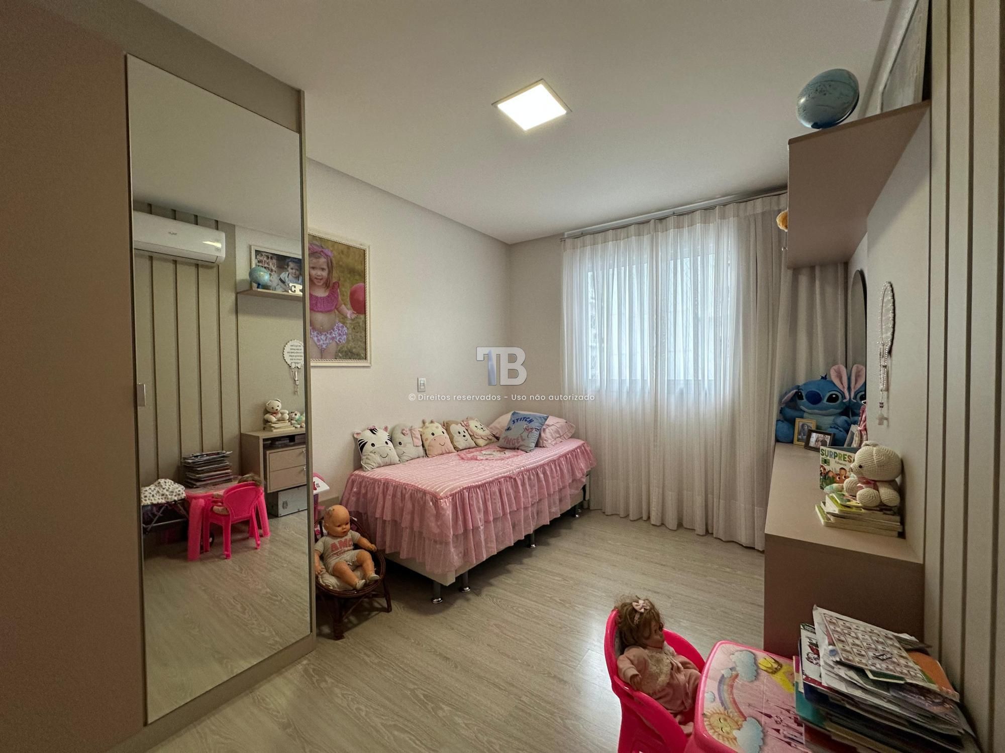 Apartamento Semimobiliado à Venda