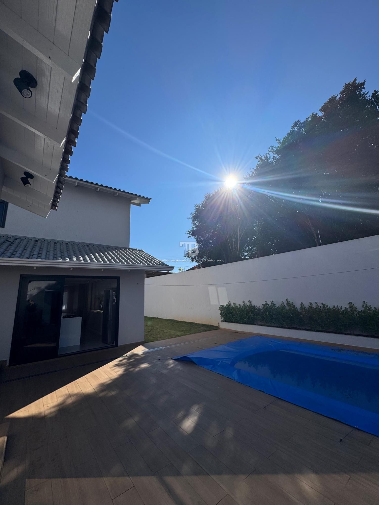 Casa à Venda com piscina