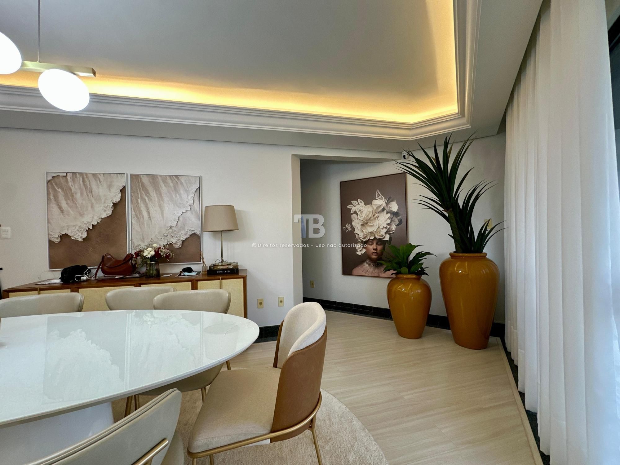 Apartamento Mobiliado à Venda