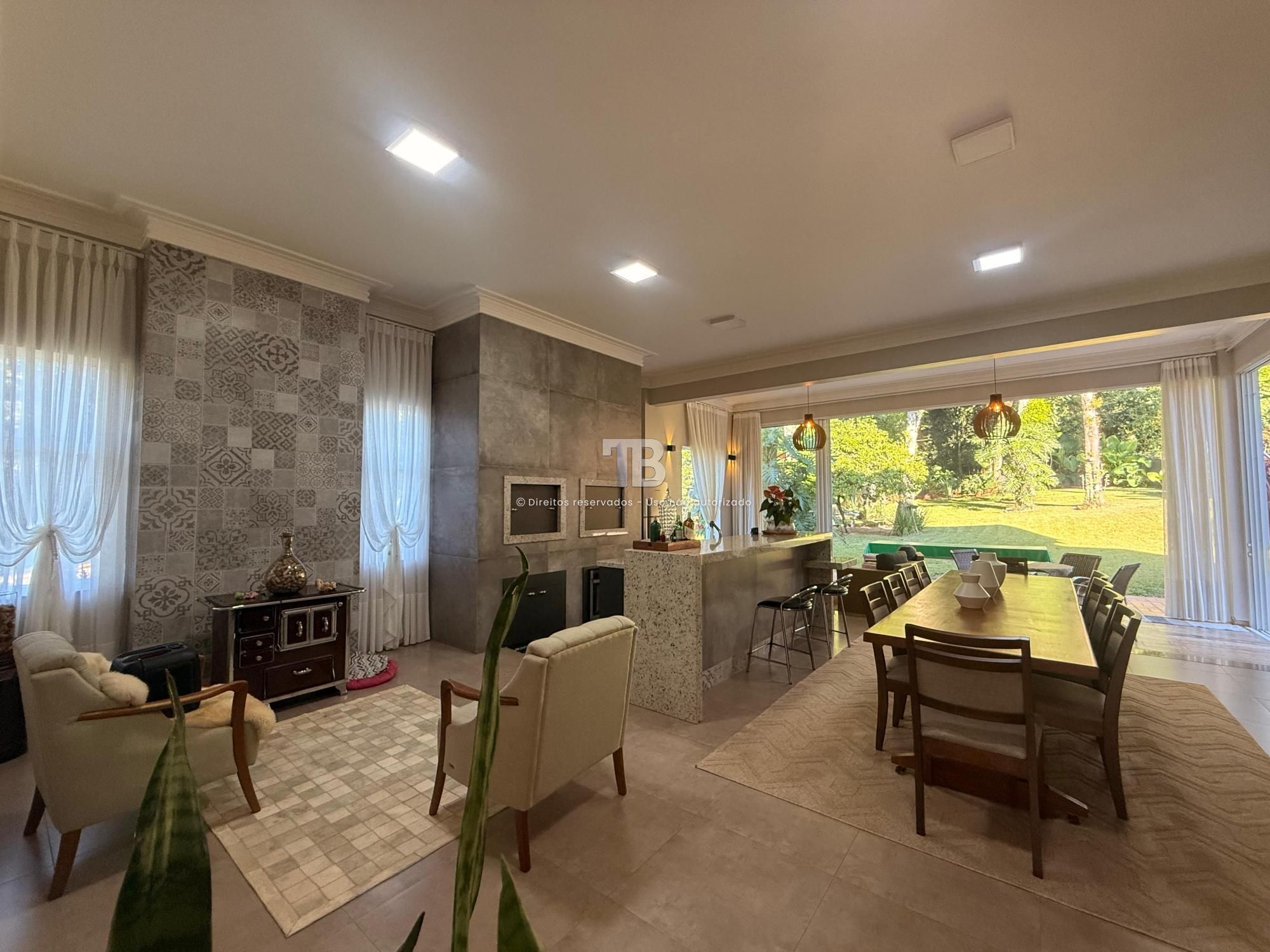 Casa Mobiliada Em Condomínio Fechado