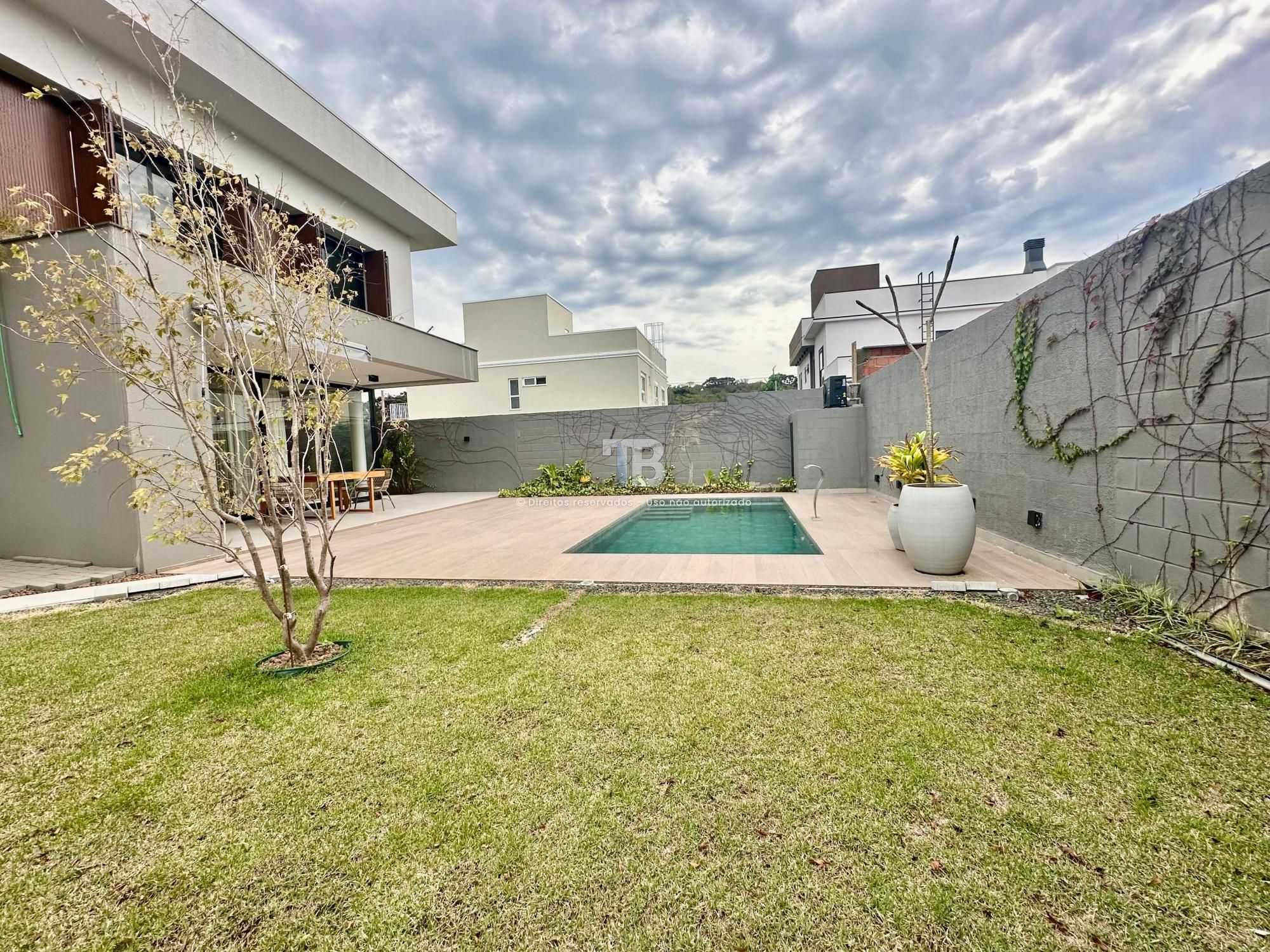 Casa Em Condomínio Fechado