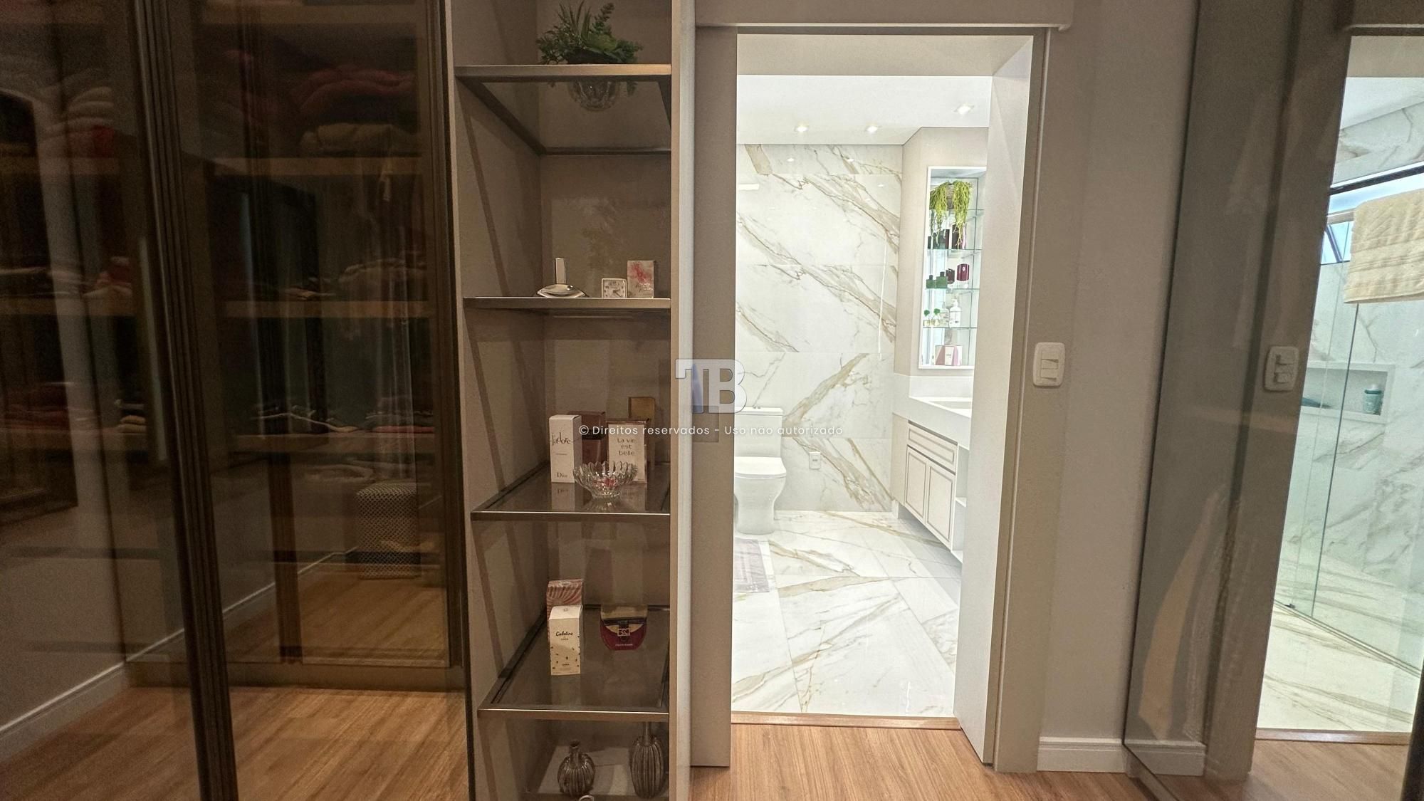 Apartamento Semimobiliado no Centro