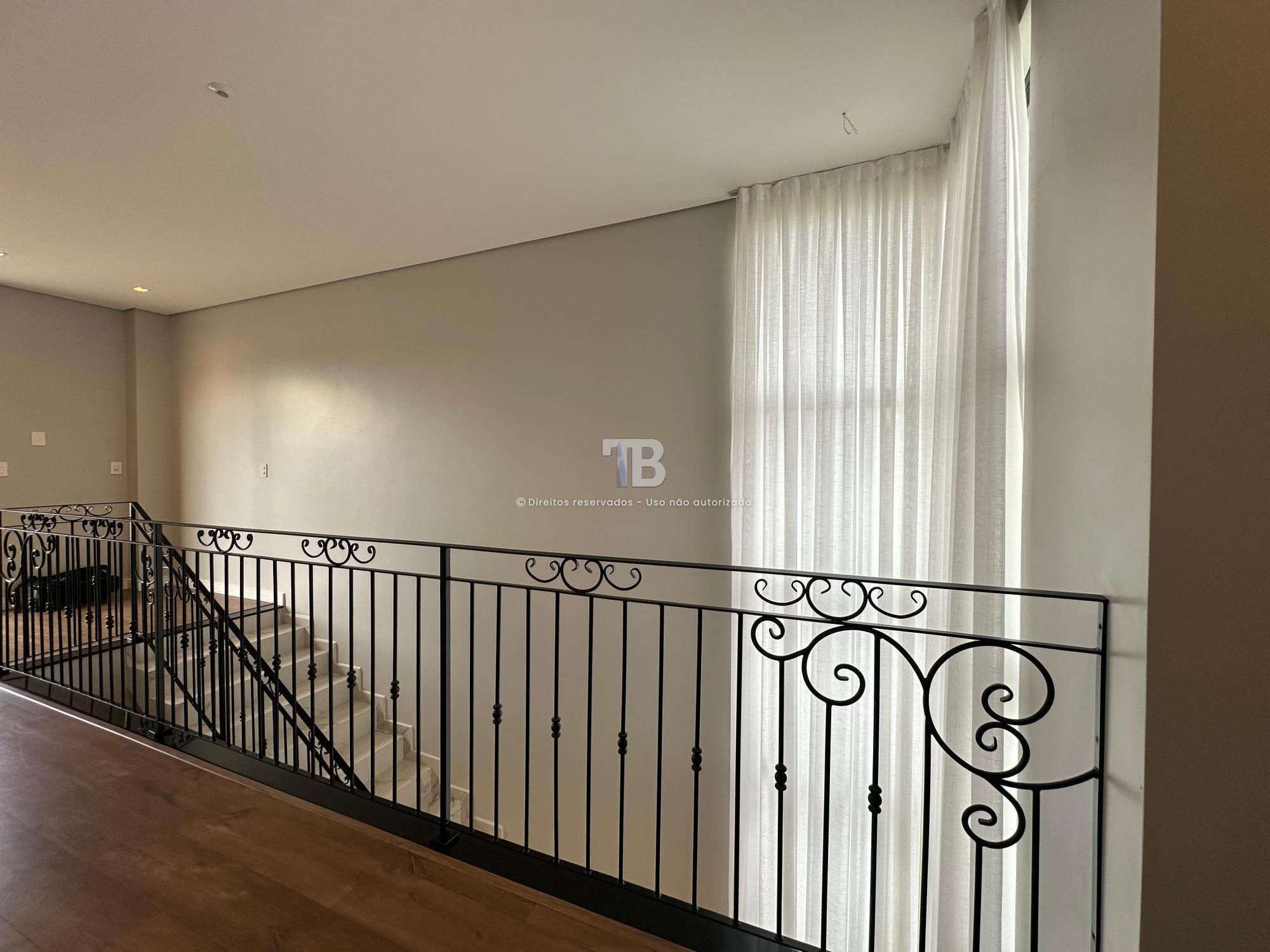 Casa Semimobiliada com Piscina