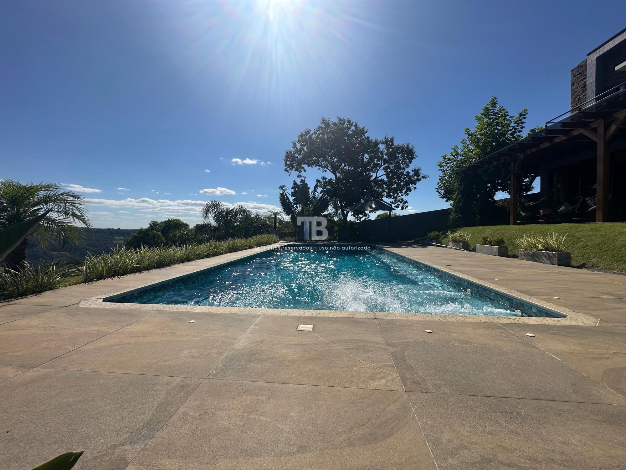 Casa Mobiliada em Condomínio Fechado