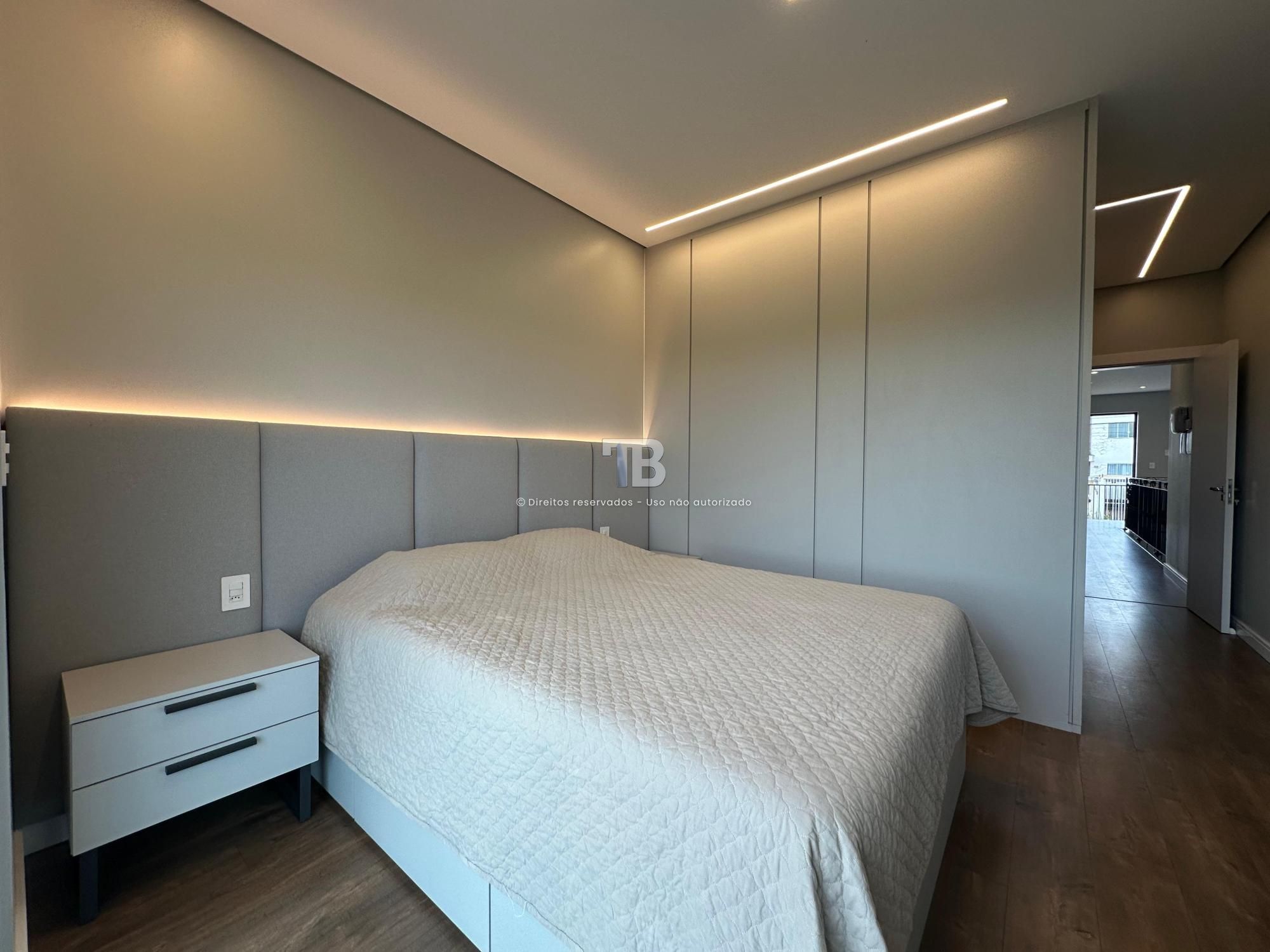 Casa Semimobiliada com Piscina