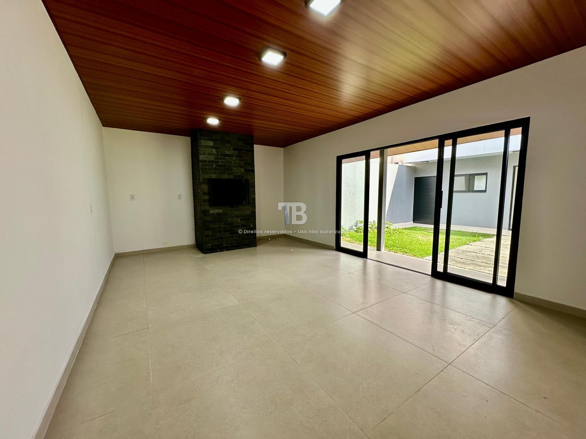 Casa com quatro dormitórios, sendo duas suítes à venda
