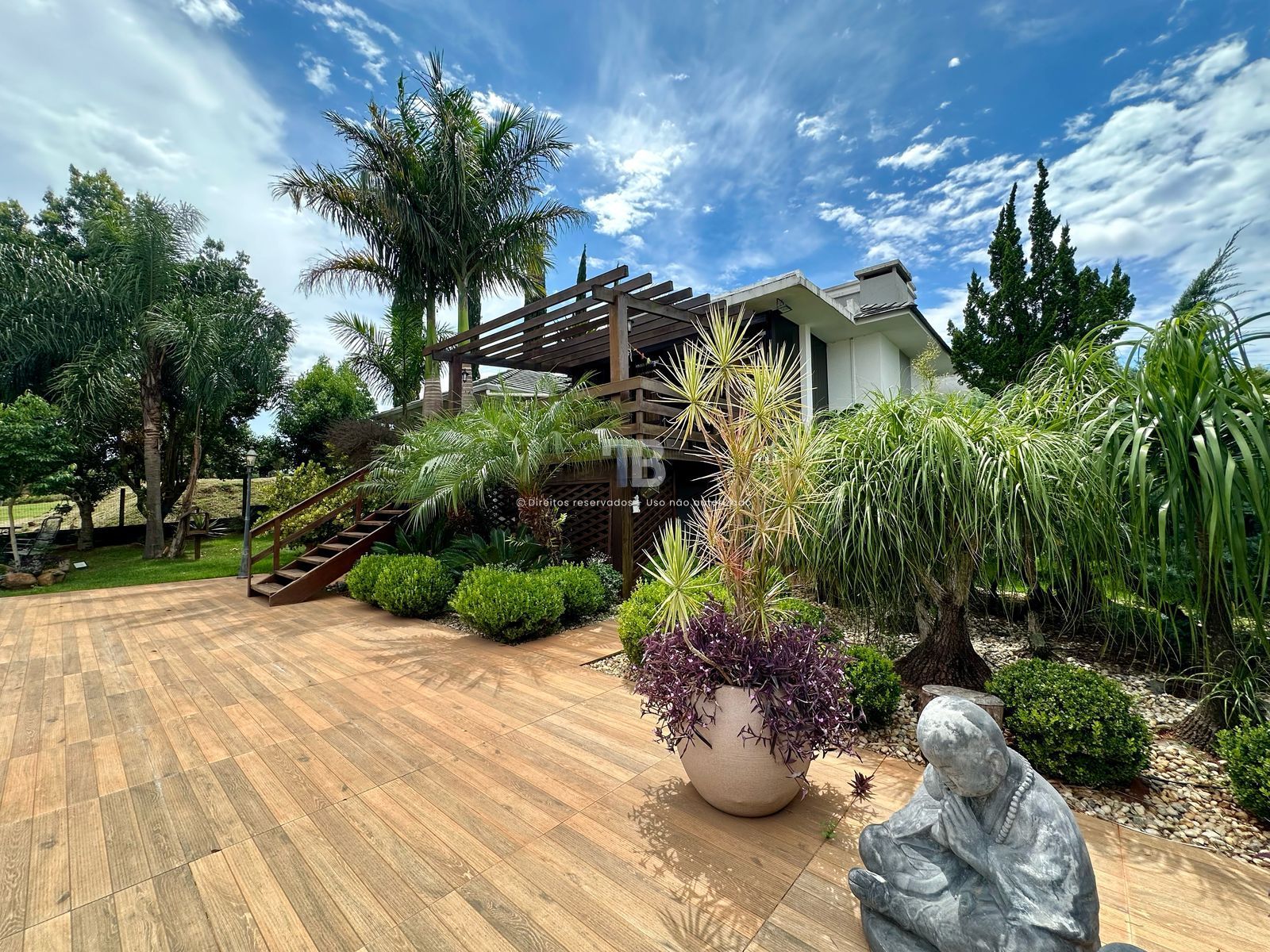 Casa em condomínio fechado