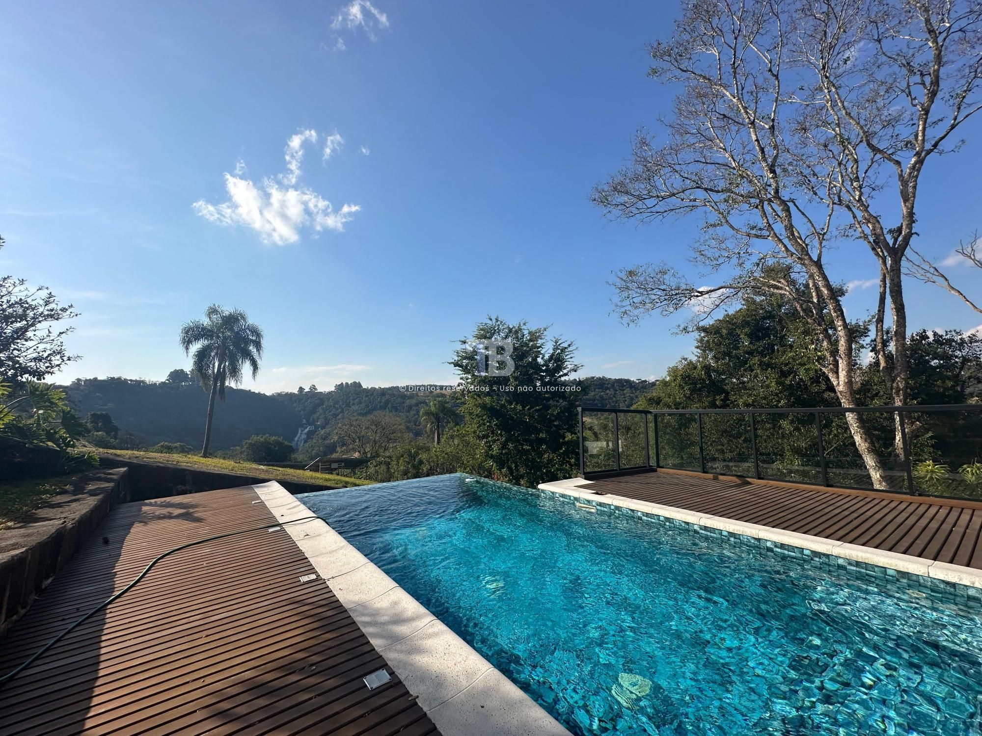 Casa em Condomínio Fechado