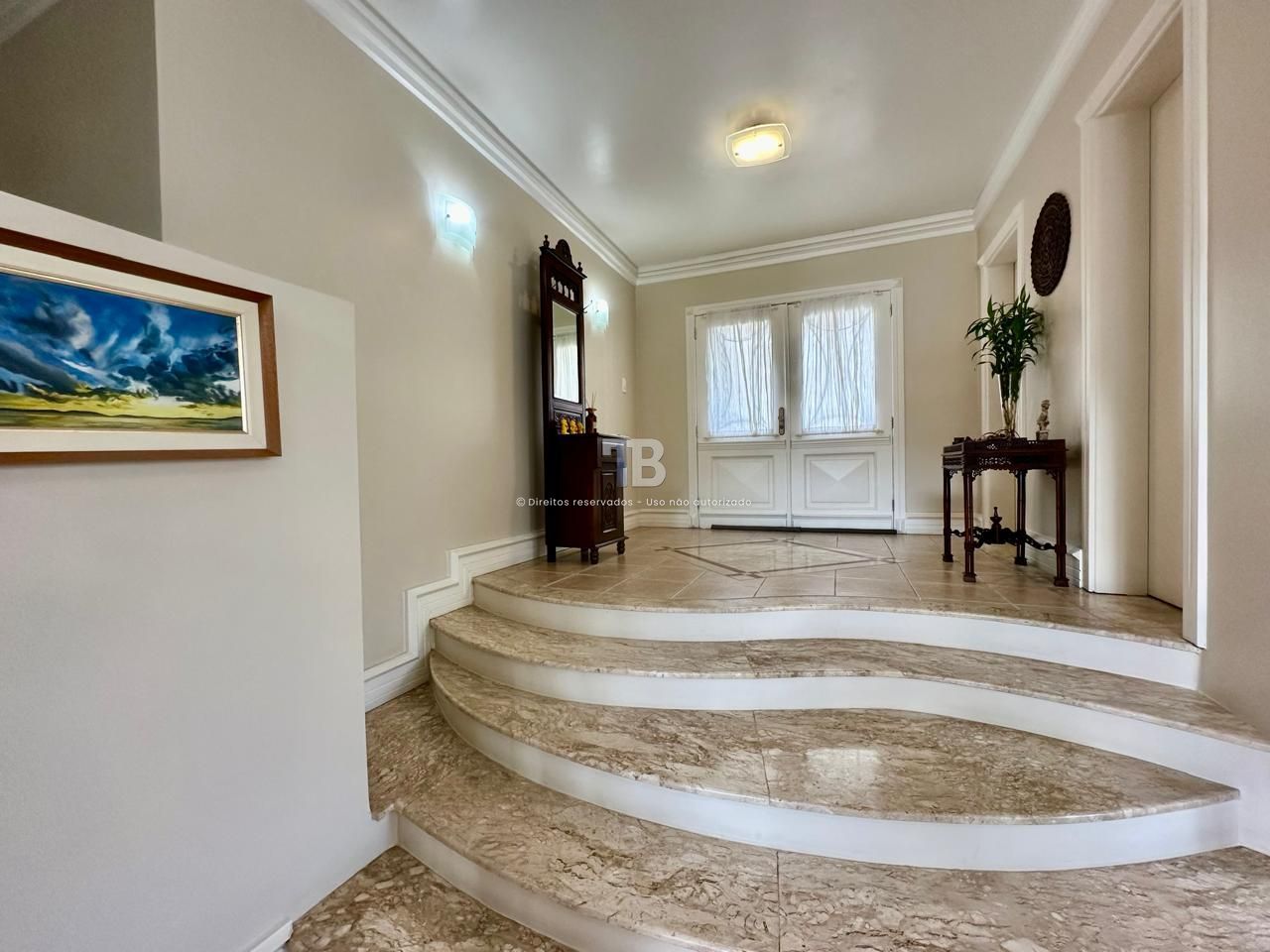 Casa Semimobiliada com 3 Suítes