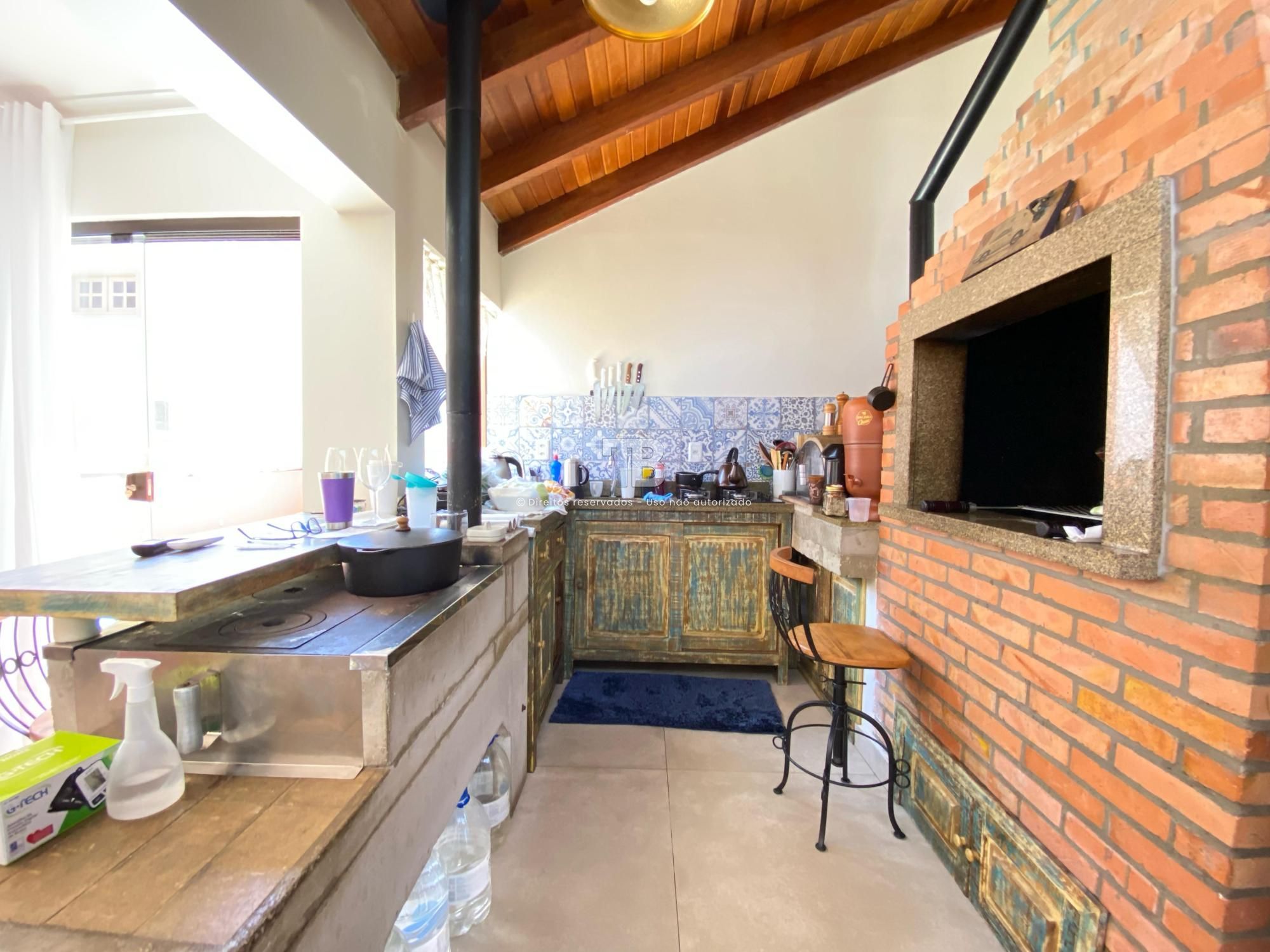 Casa Semimobiliada com Piscina