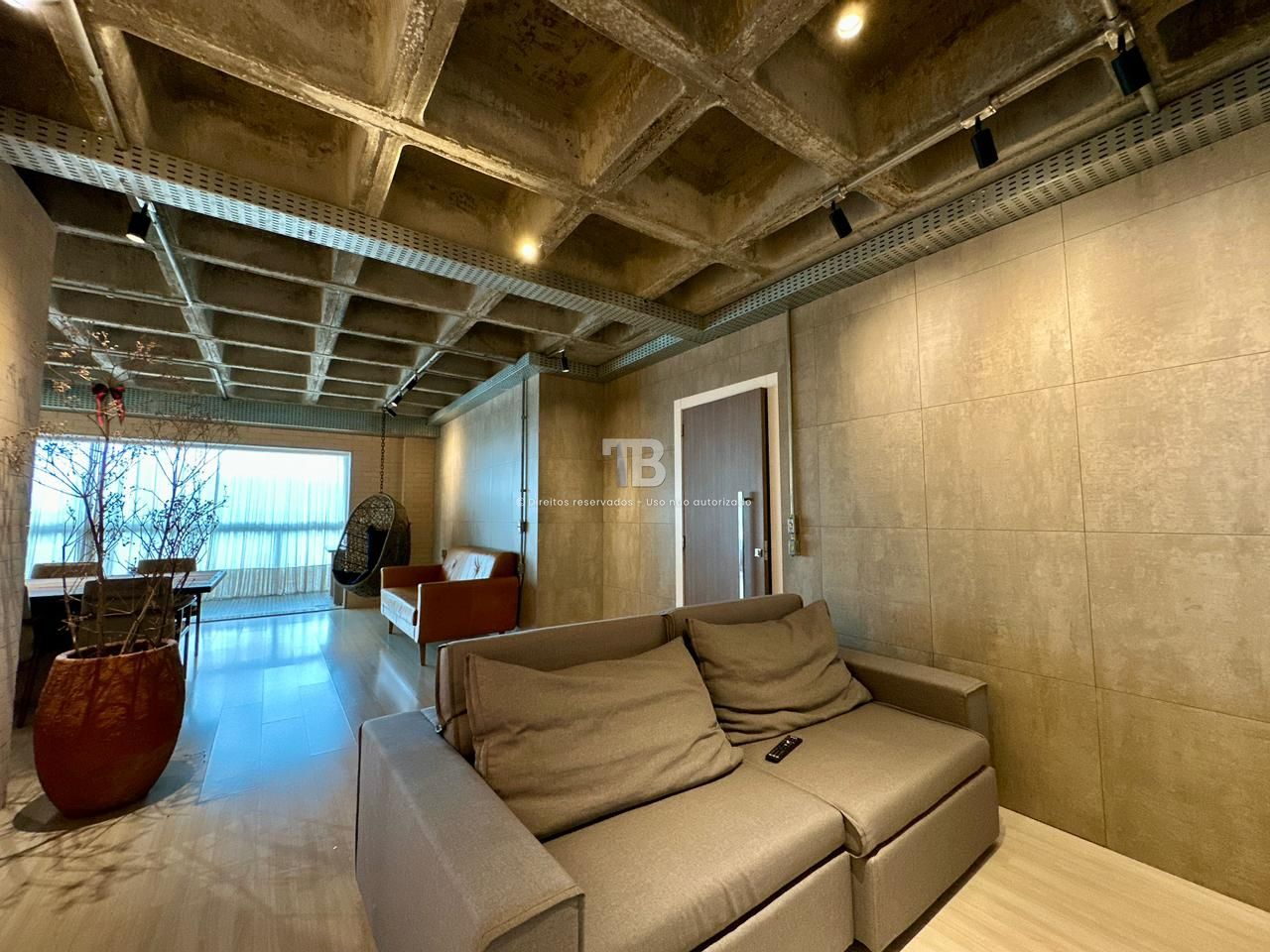 Apartamento Semimobiliado à Venda