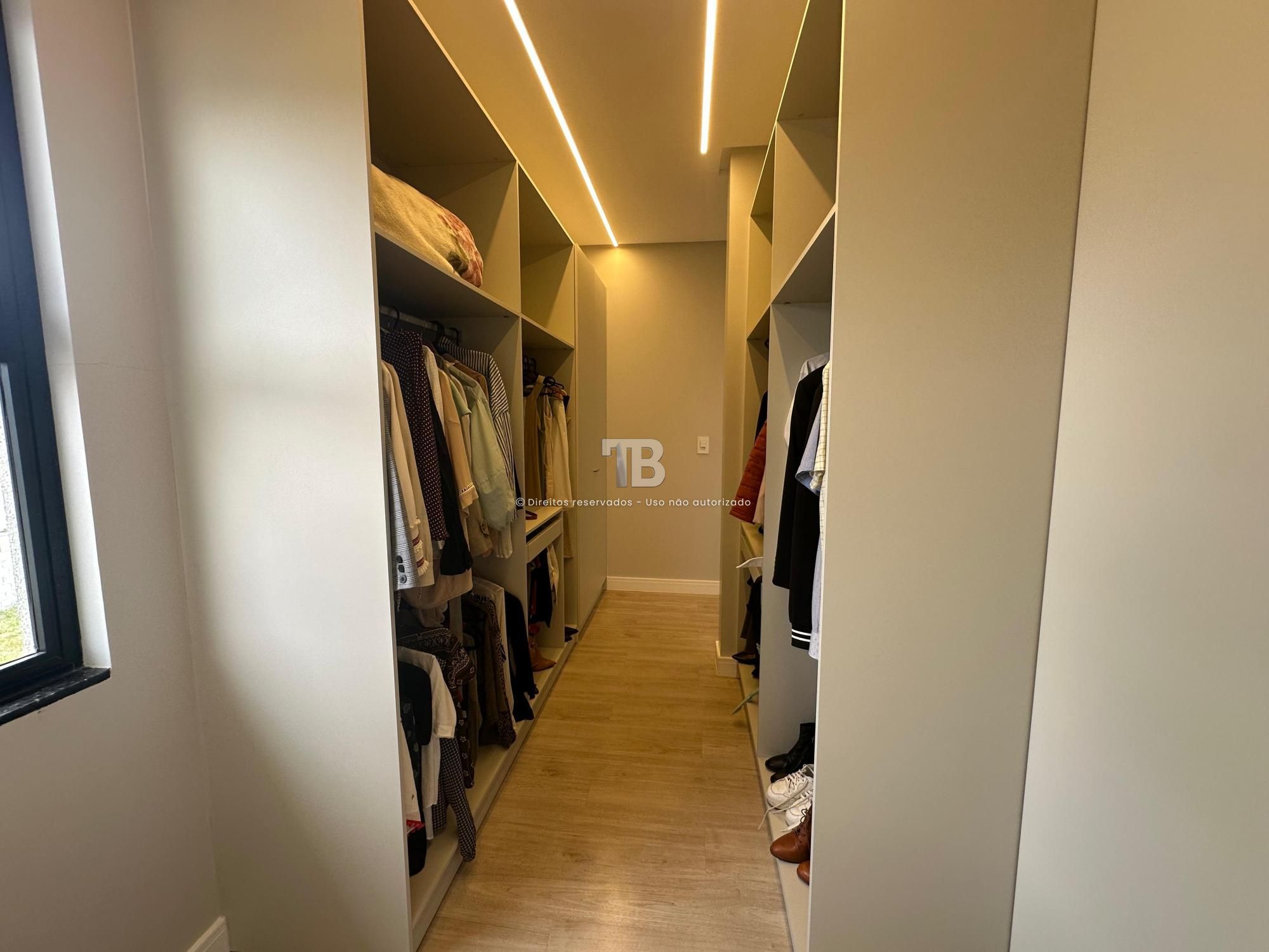 Casa Em Condomínio Fechado