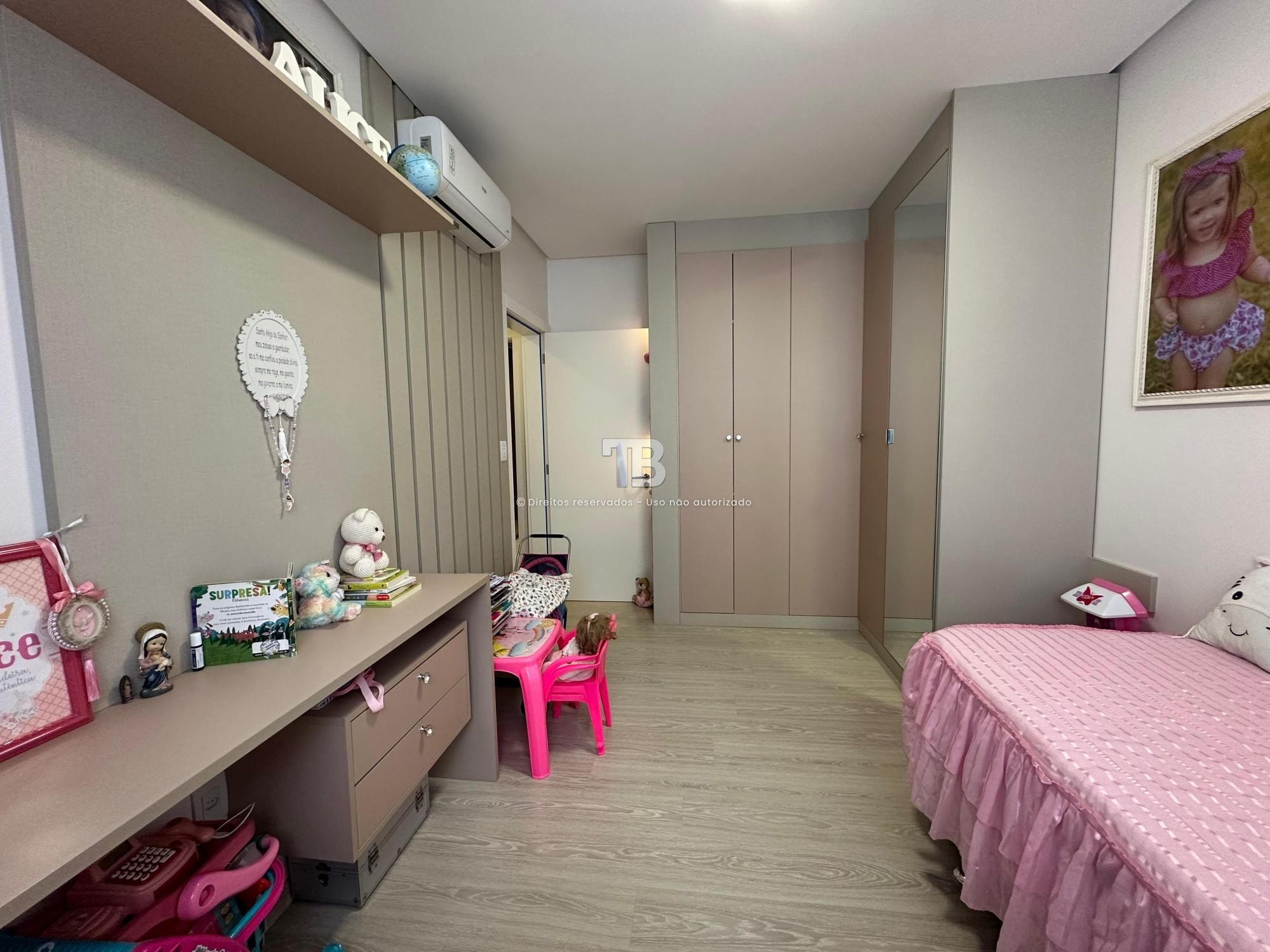 Apartamento Semimobiliado à Venda