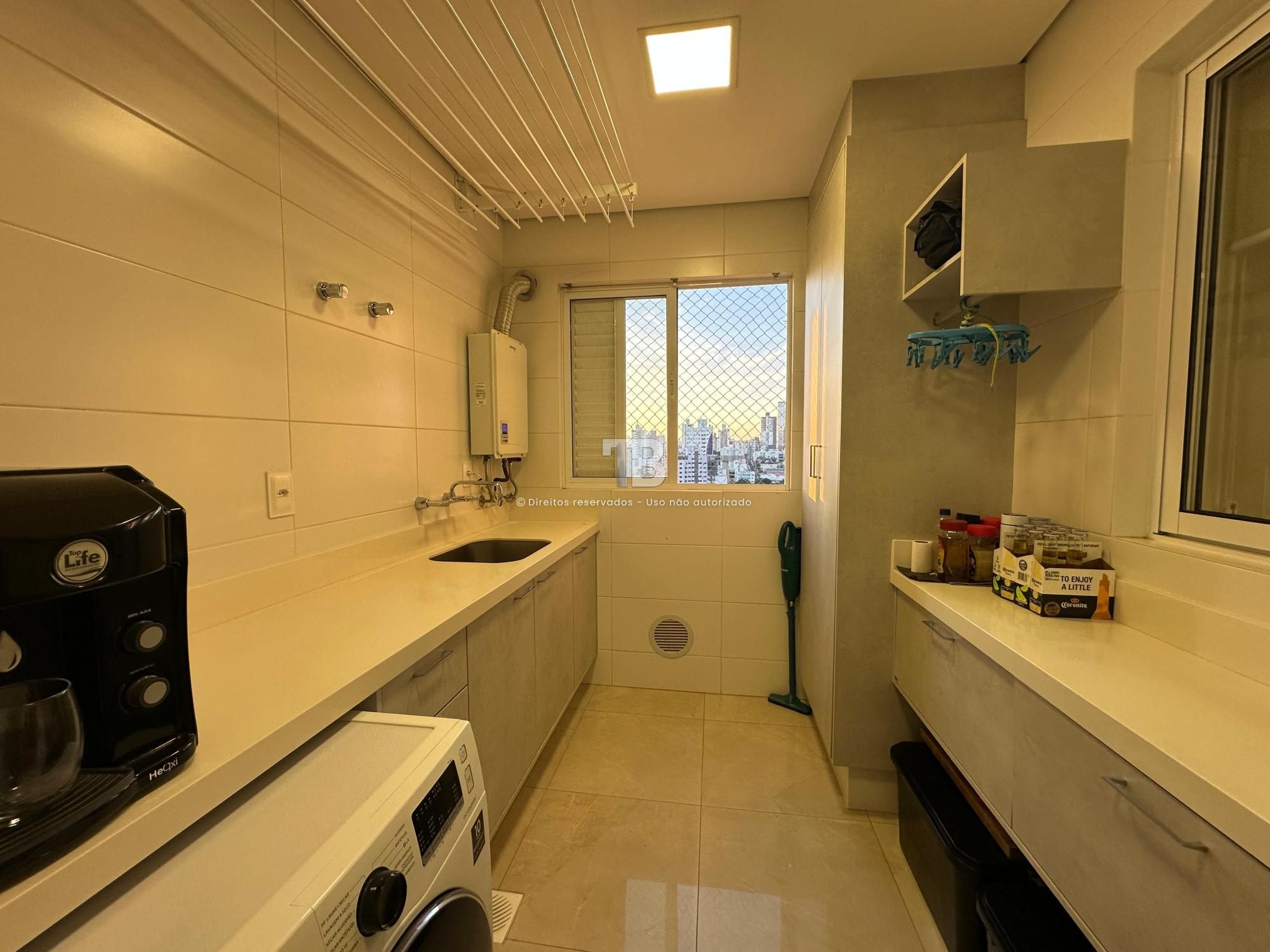 Apartamento três suítes