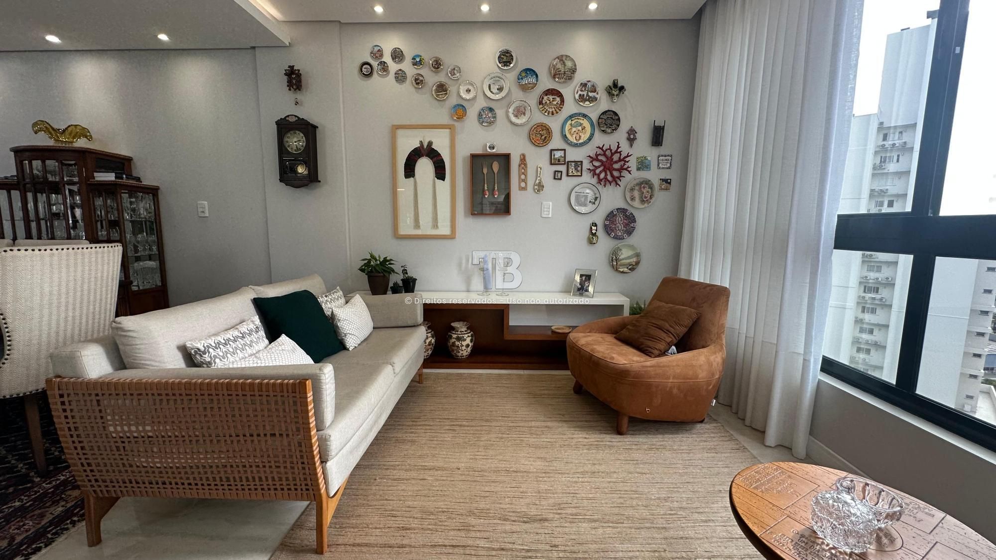 4618 – Apartamento 3 suítes com 3 vagas no centro de Chapecó