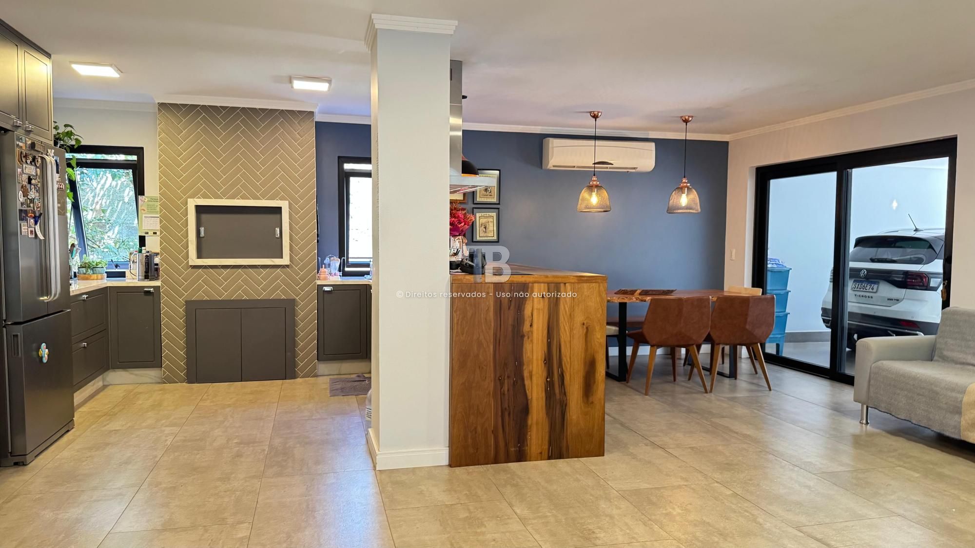 Casa em Condomínio Fechado