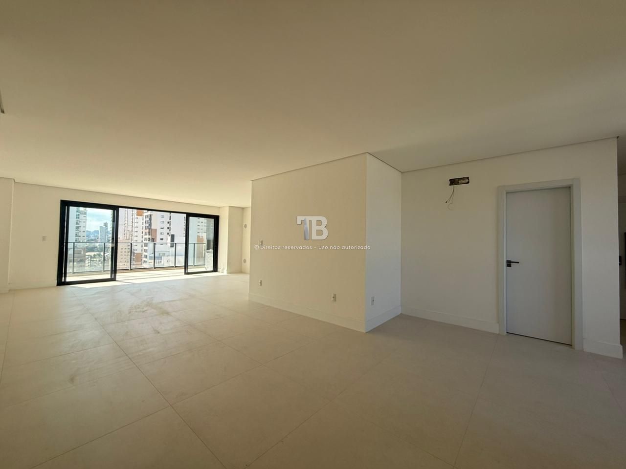 Apartamento Novo à Venda