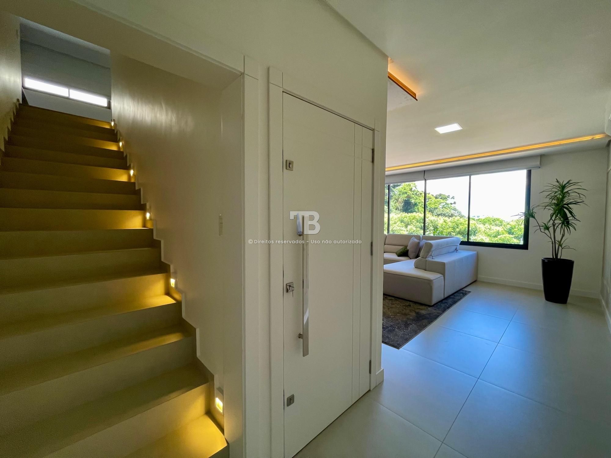 Casa à Venda com 3 suítes