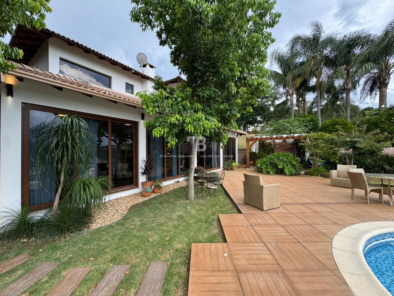 Casa em Condomínio Fechado