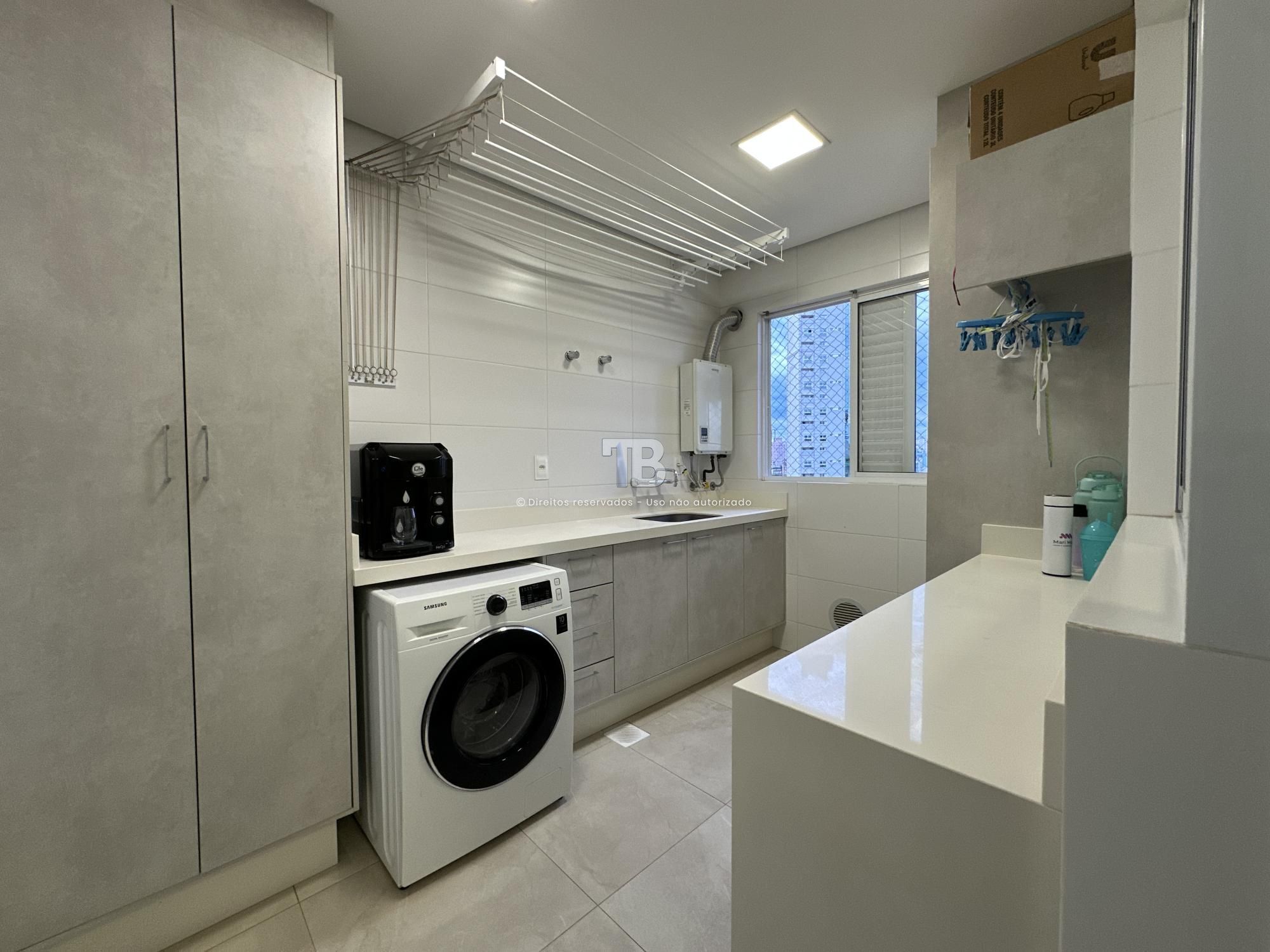 Apartamento três suítes