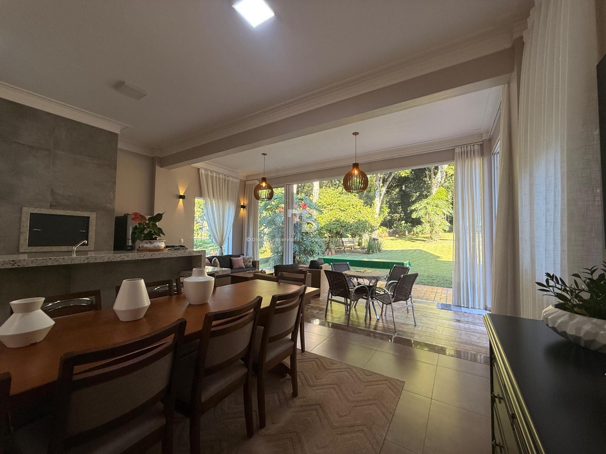 Casa Mobiliada Em Condomínio Fechado