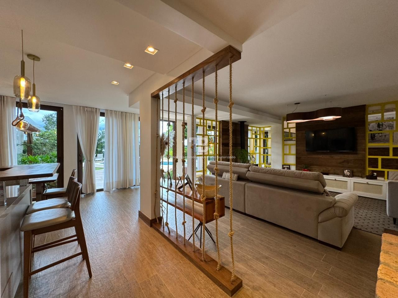 Casa em Condomínio Fechado