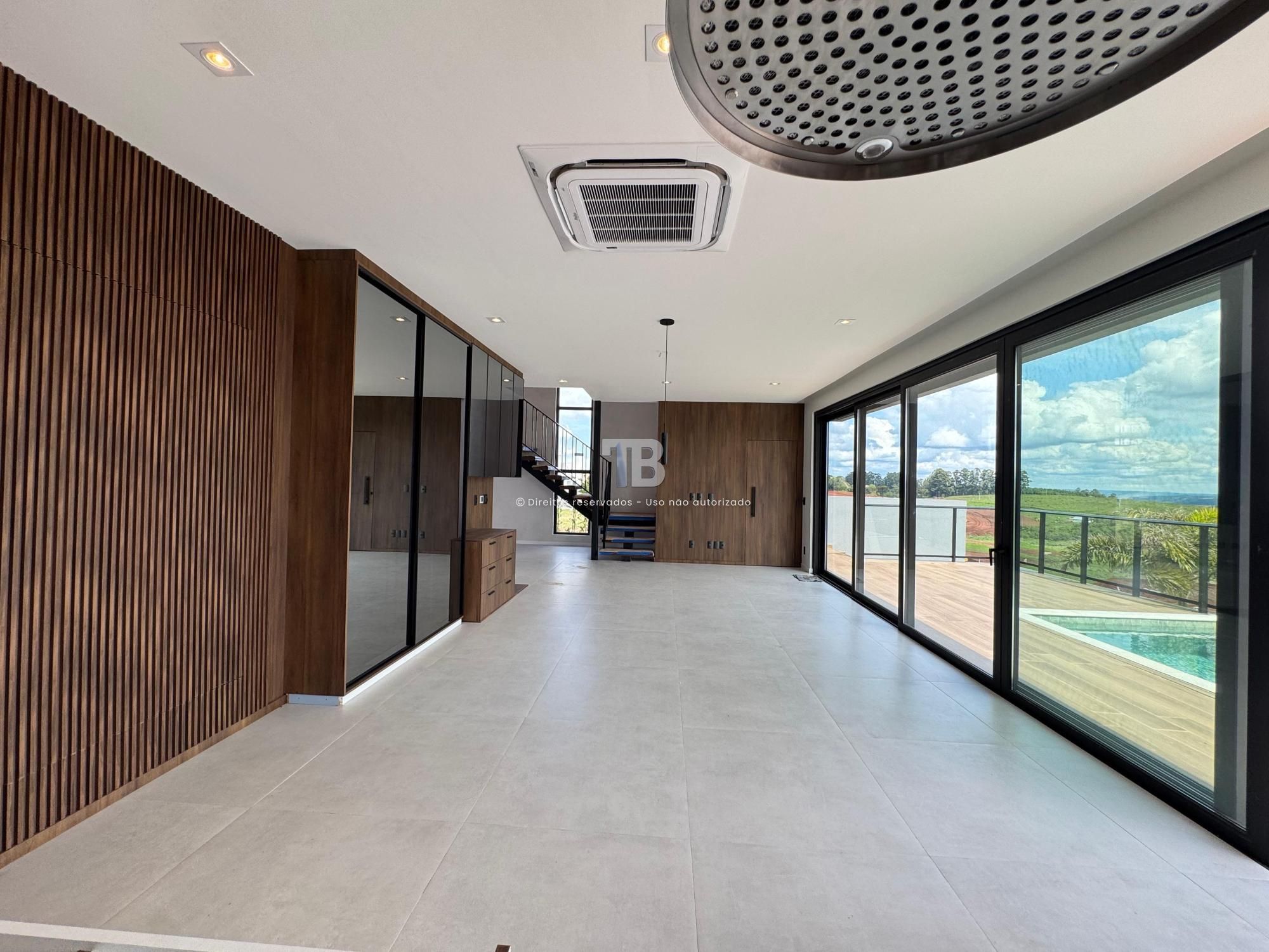 Casa em Condomínio Fechado