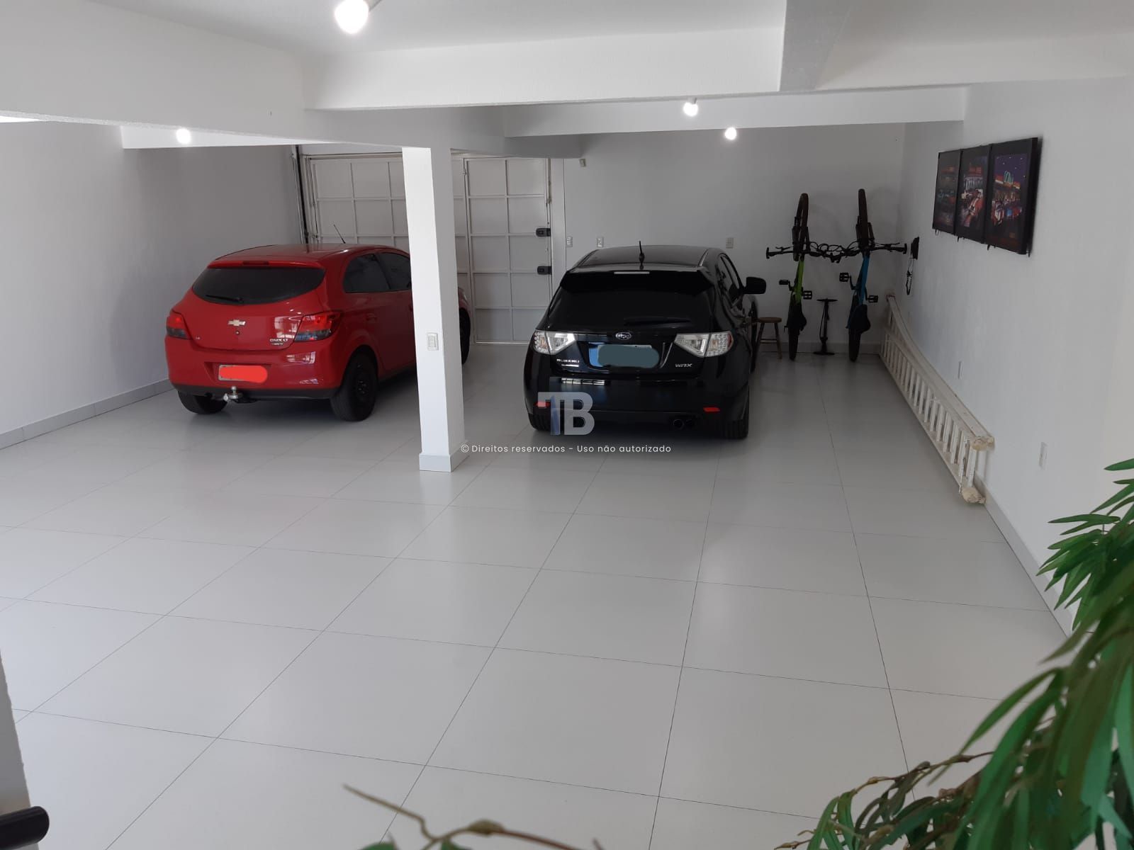 Casa de 4 dormitórios no bairro Universitário
