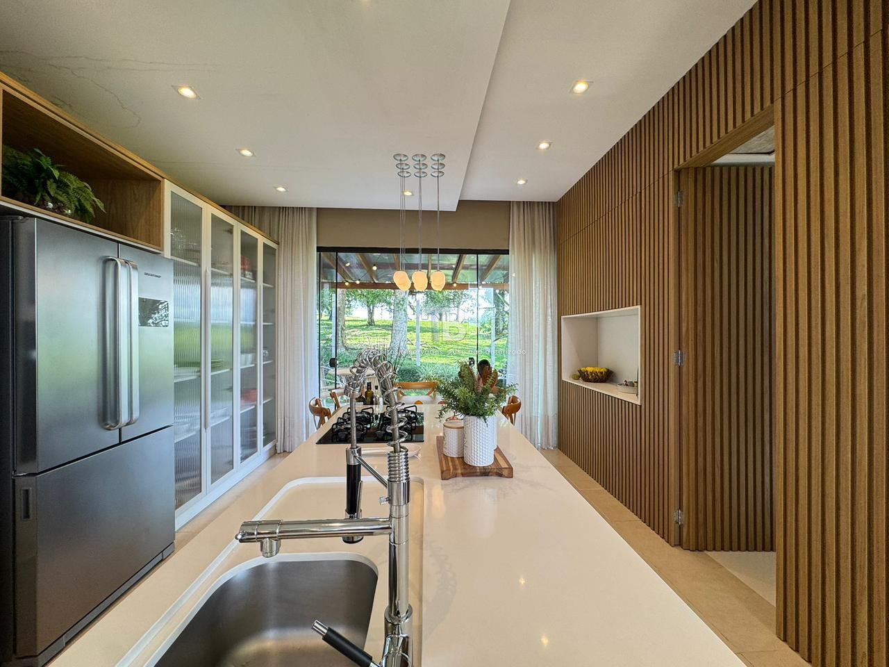 Casa Semimobiliada em Condomínio Fechado