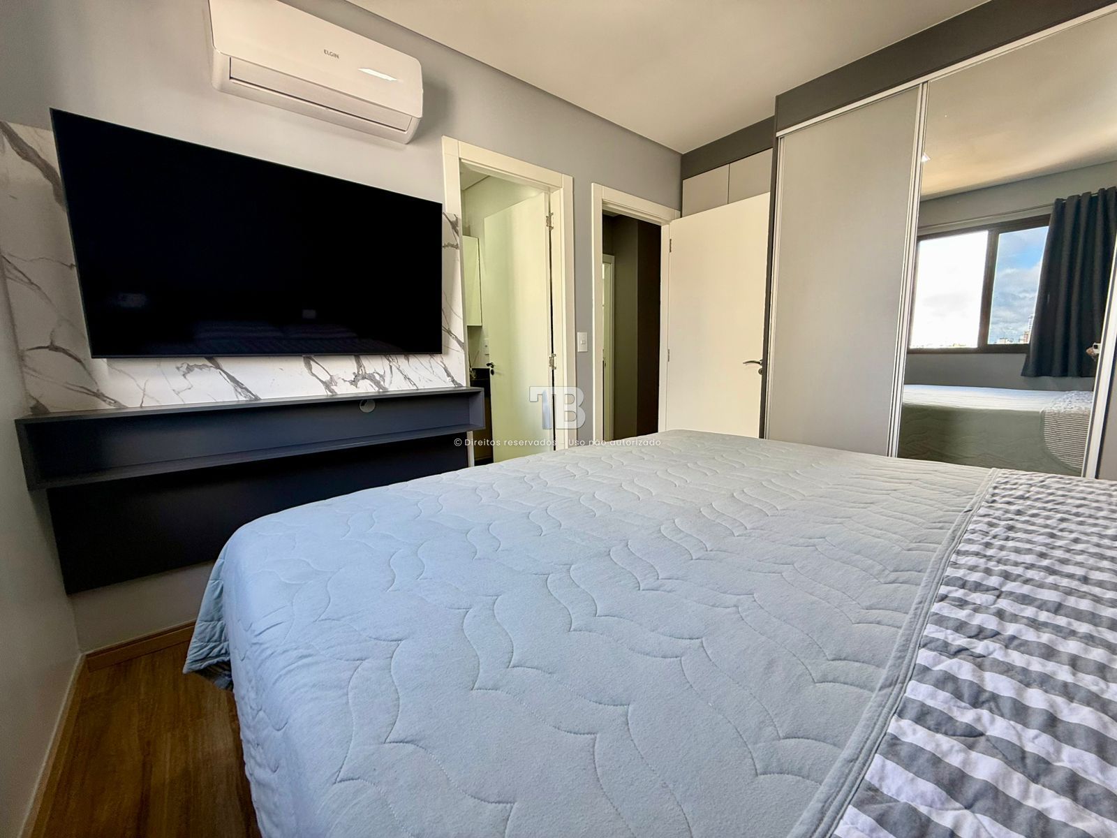 Apartamento Mobiliado à Venda