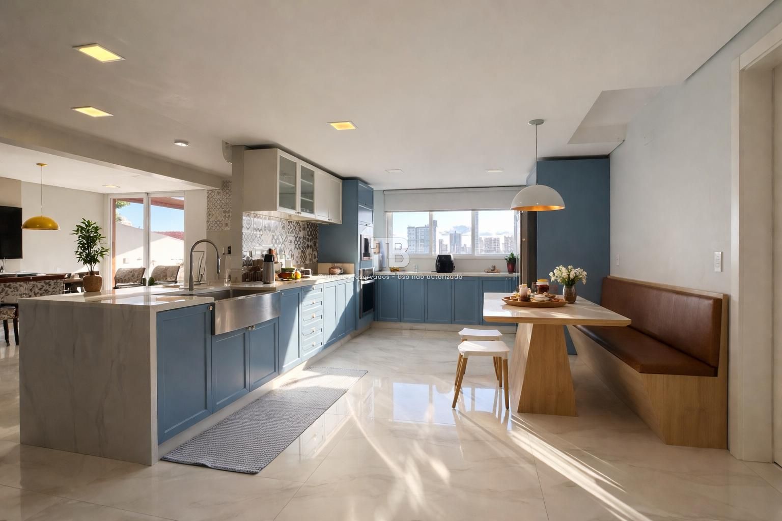 Casa de Alto Padrão Semimobiliada