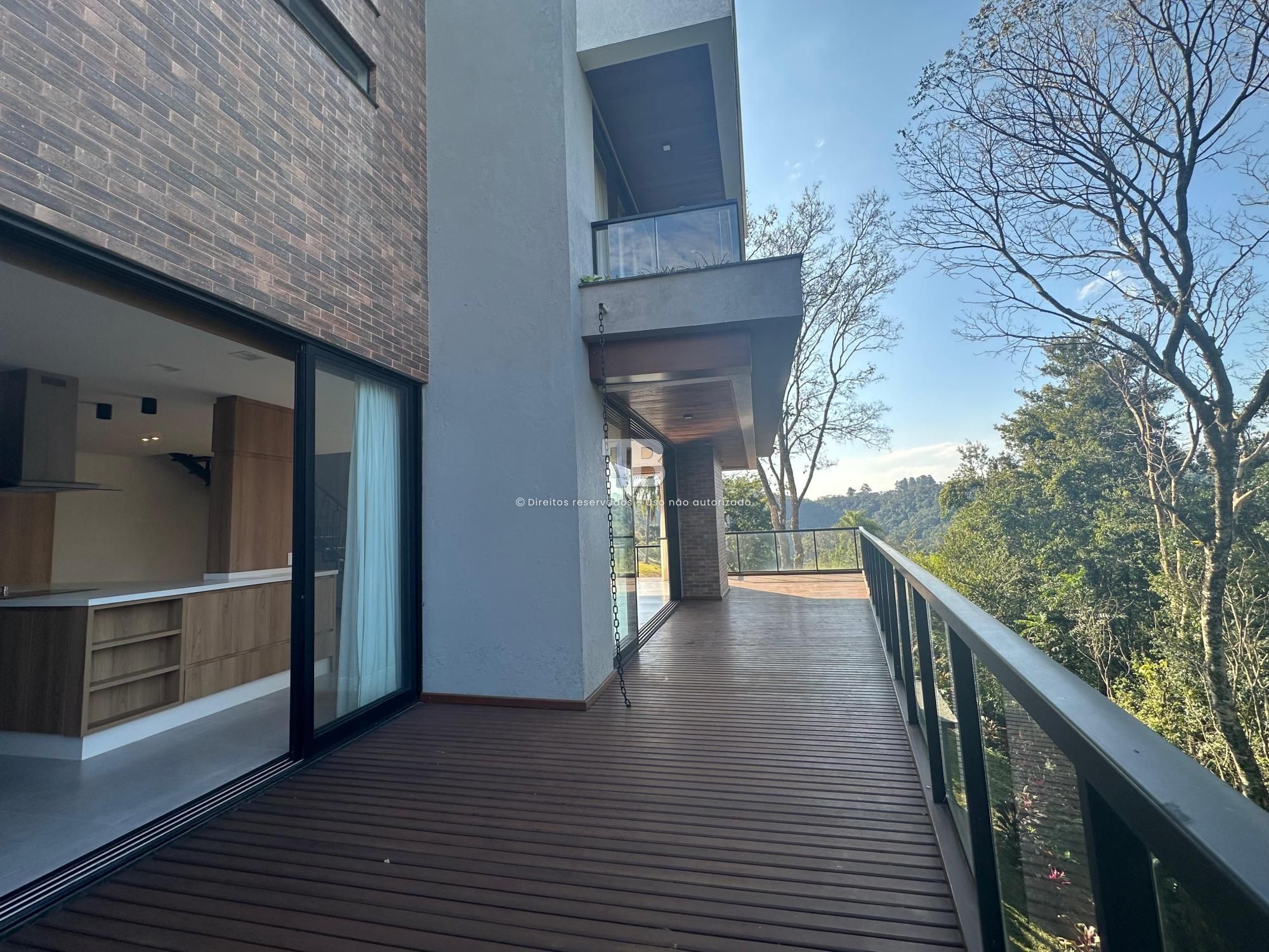 Casa em Condomínio Fechado