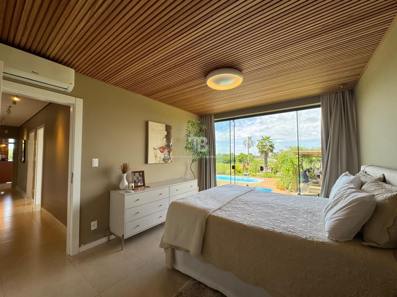 Casa Semimobiliada em Condomínio Fechado