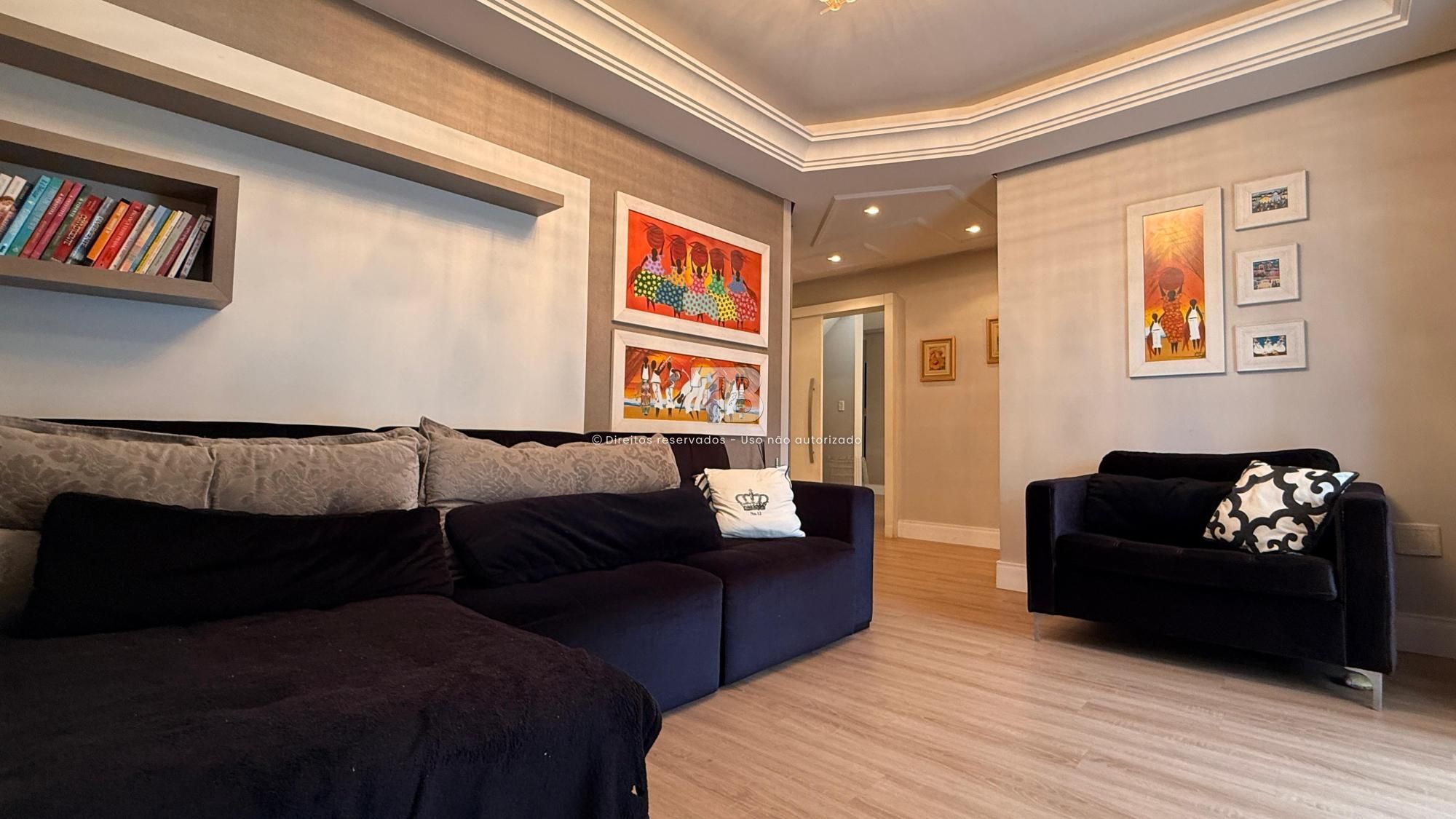 Casa Semimobiliada com quatro dormitórios
