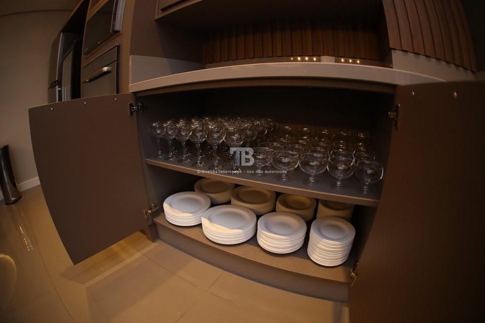 Mobiliado, Suíte Master e Ampla Área