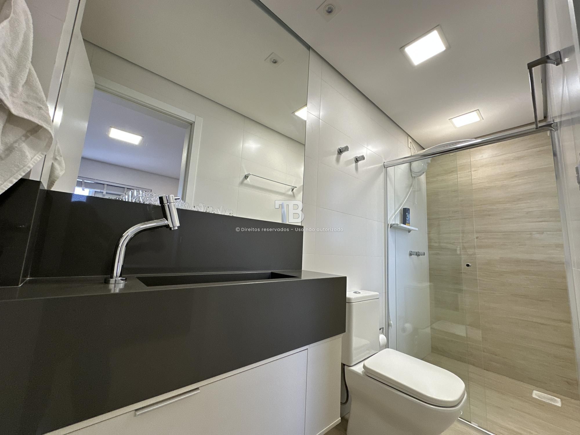 Apartamento três suítes