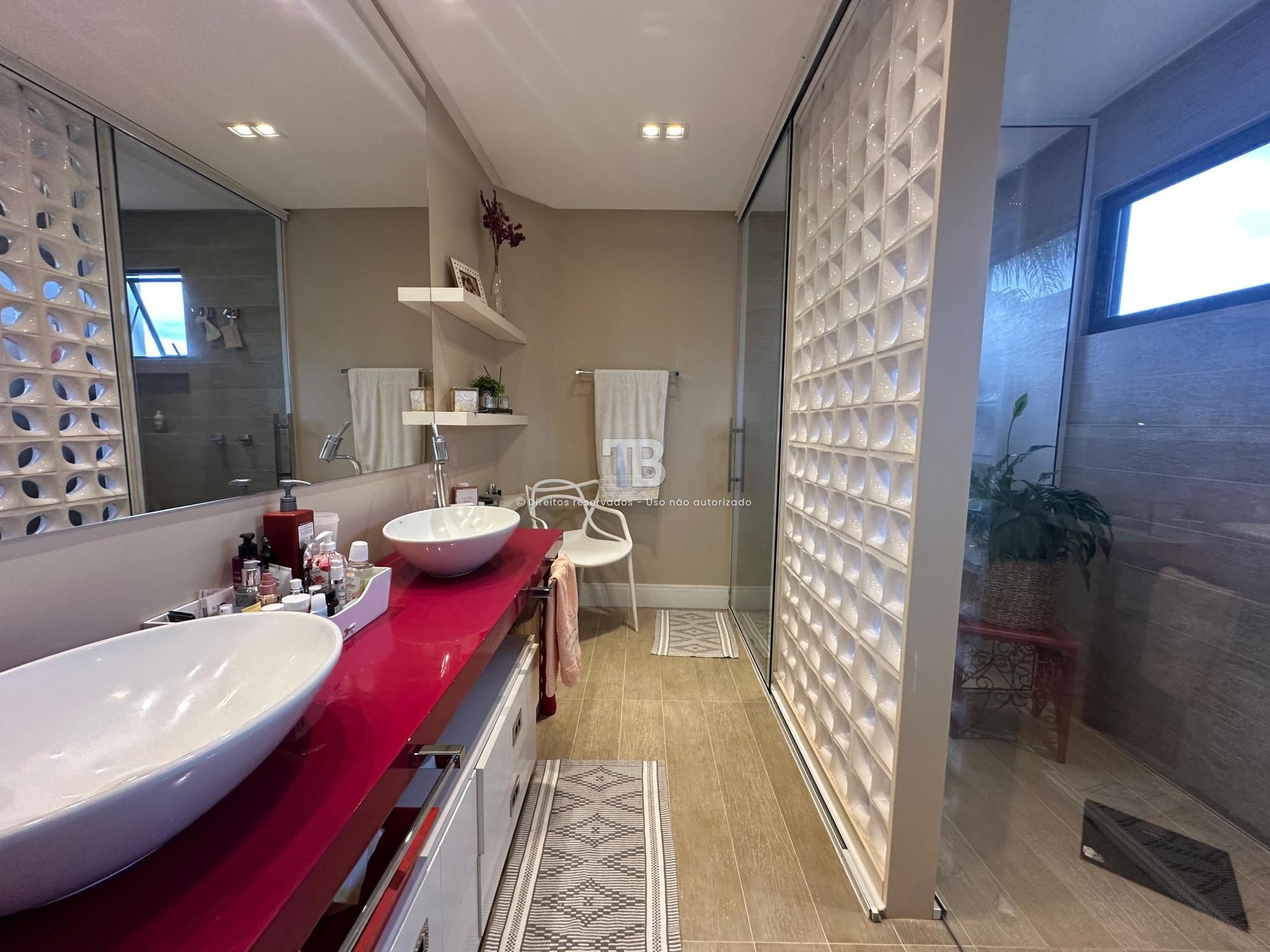 Casa em Condomínio Fechado