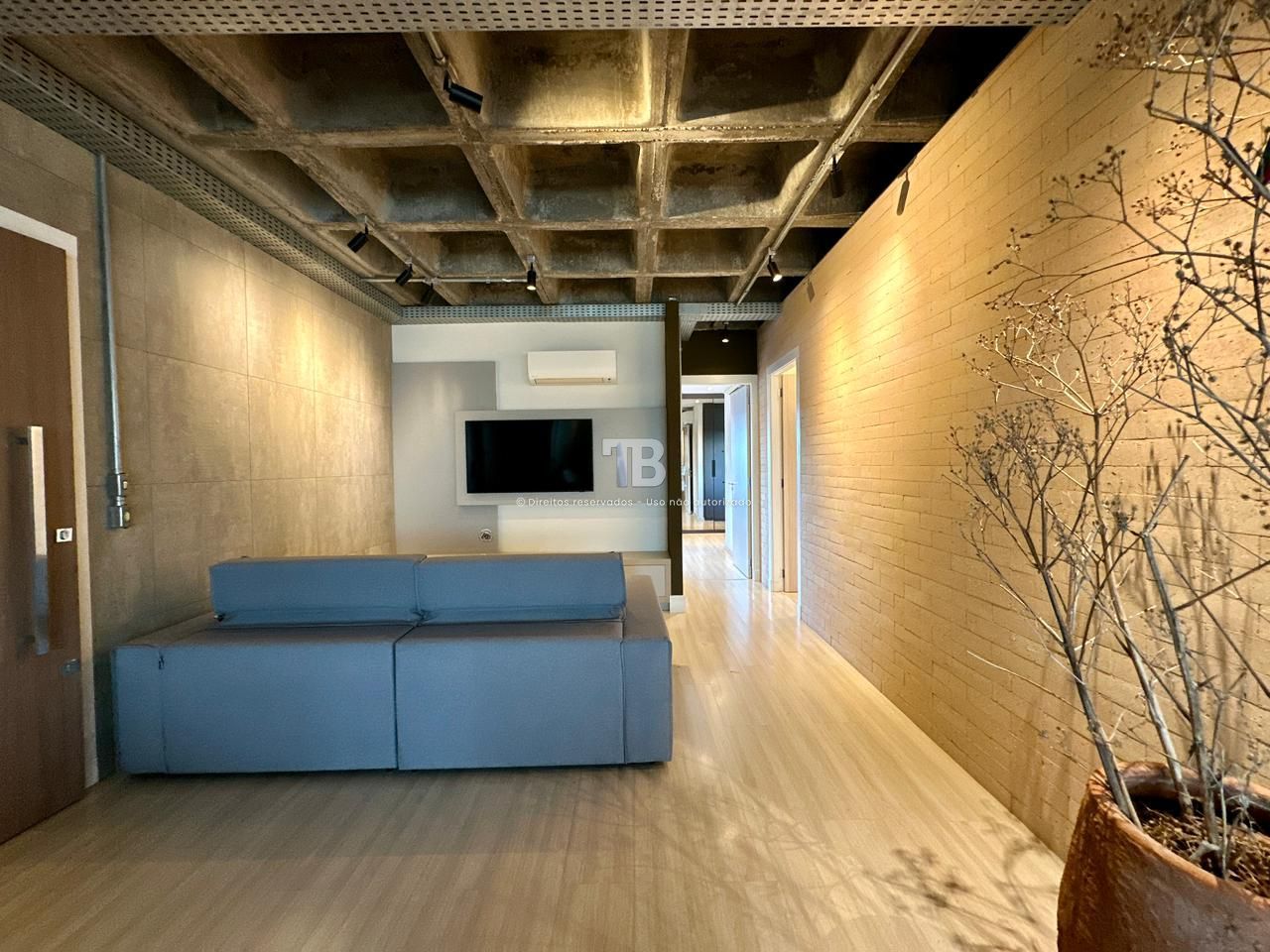 Apartamento Semimobiliado à Venda