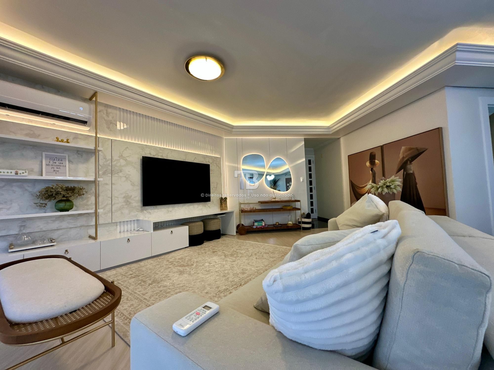 Apartamento Mobiliado à Venda