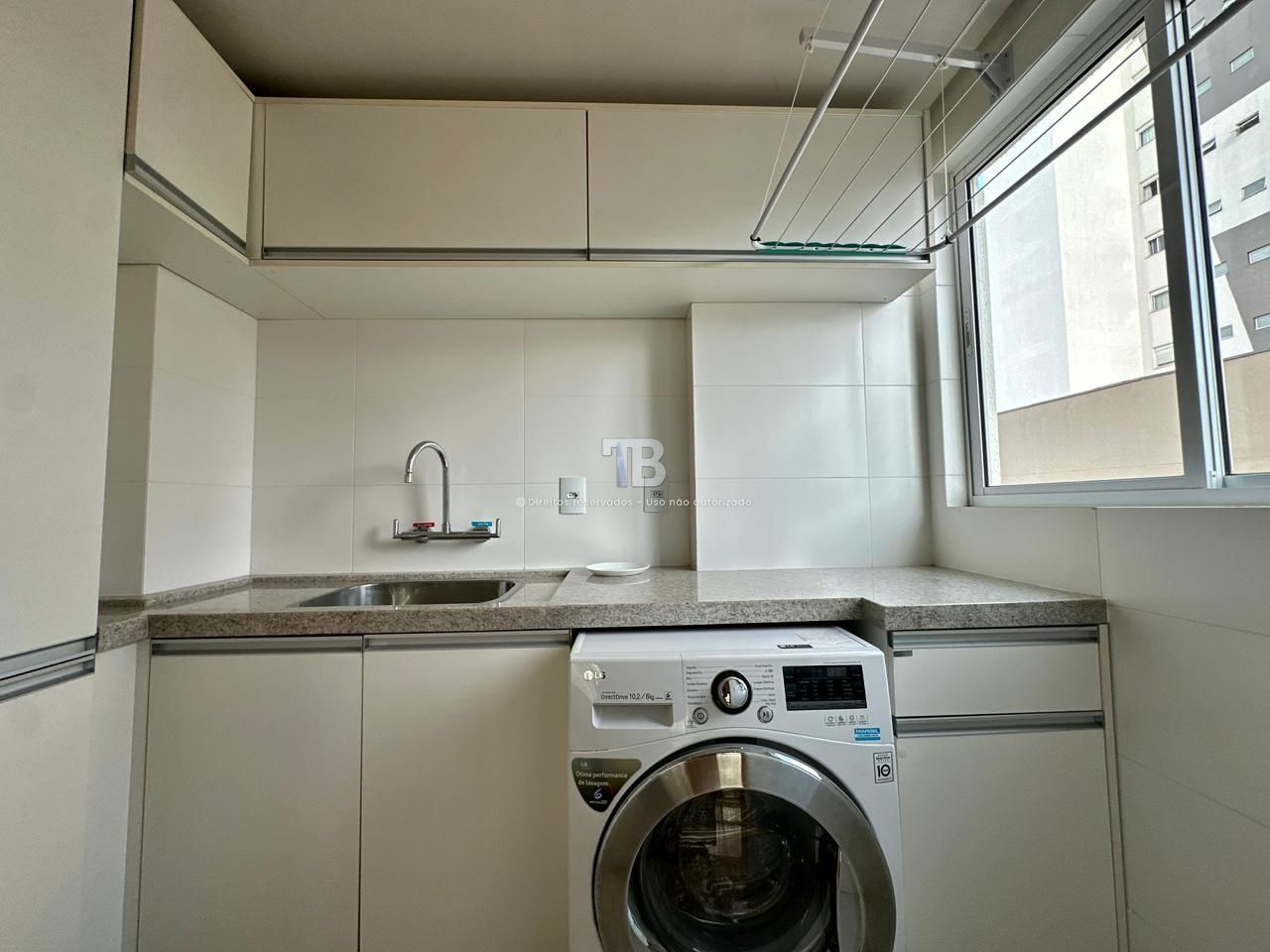 Apartamento Semimobiliado à Venda