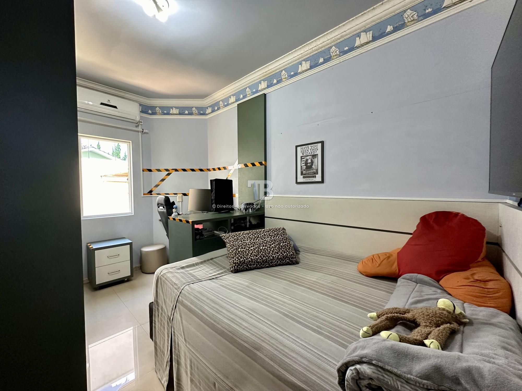 Casa com 4 Quartos - Jardim Itália