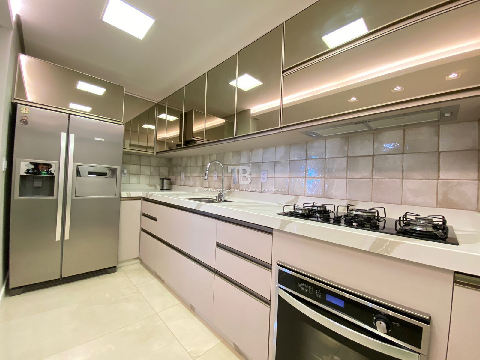 Apartamento com Mobília Planejada - Próximo da Prefeitura Municipal de Chapecó