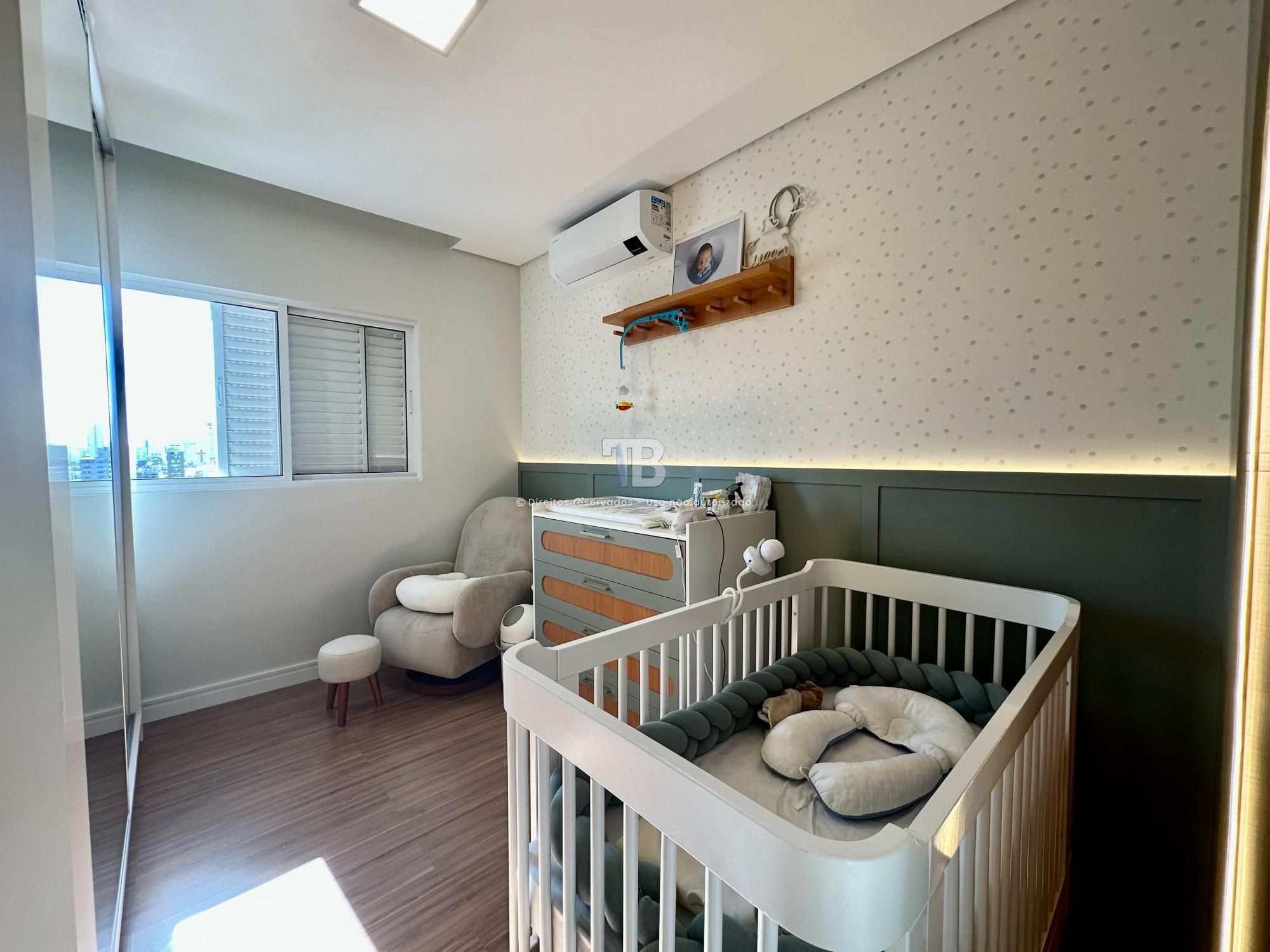 Apartamento Semimobiliado à Venda