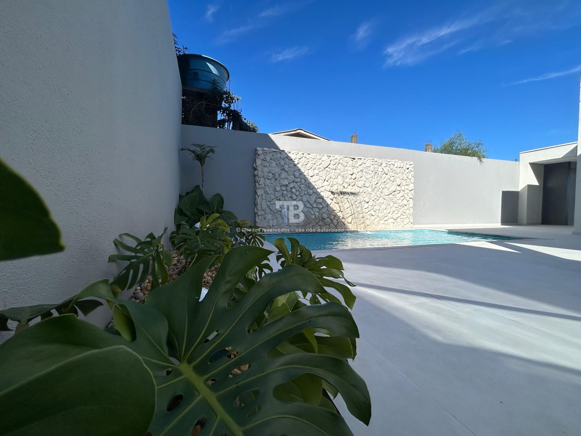 Casa Nova à venda com piscina