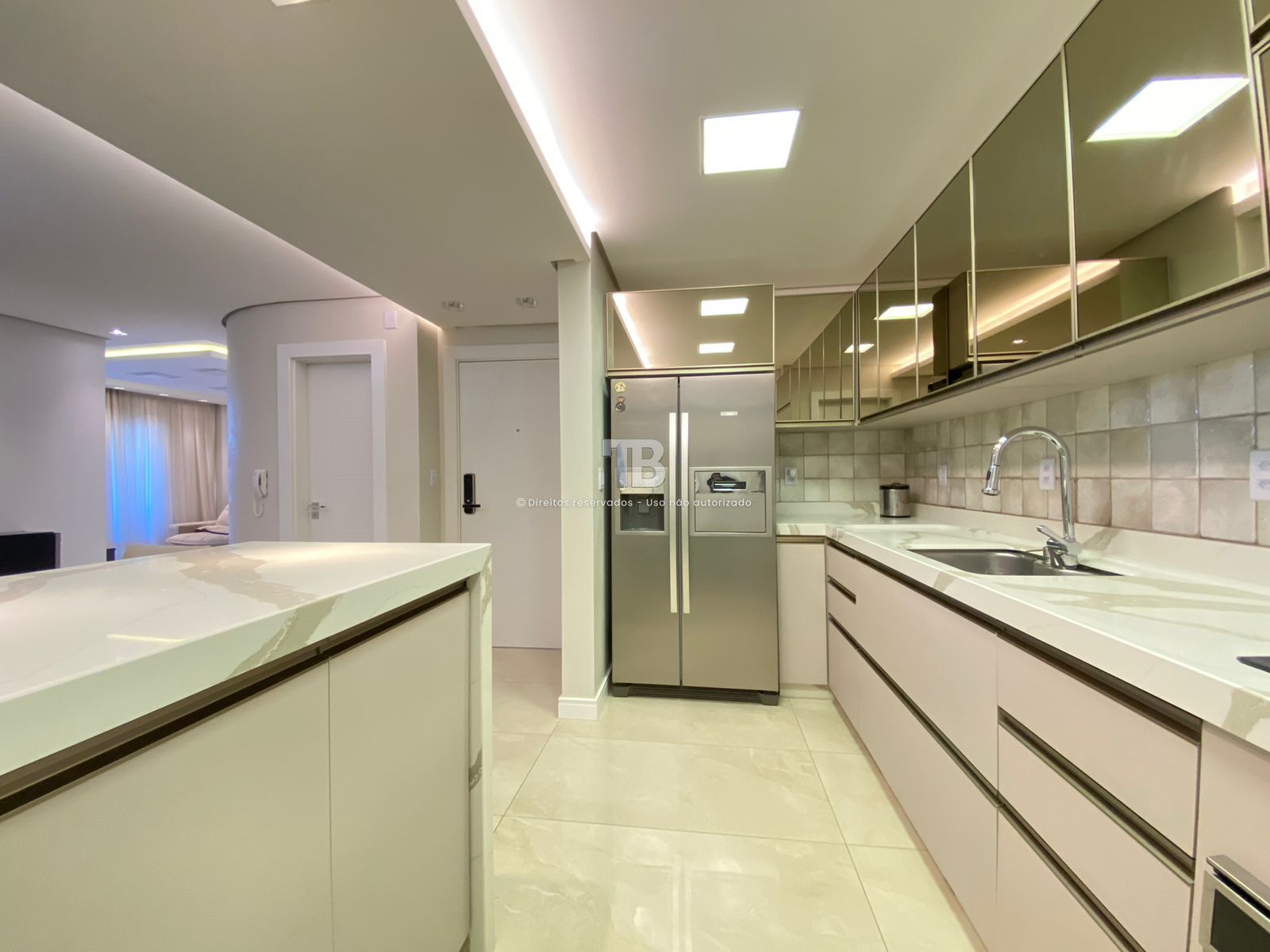 Apartamento com Mobília Planejada - Próximo da Prefeitura Municipal de Chapecó