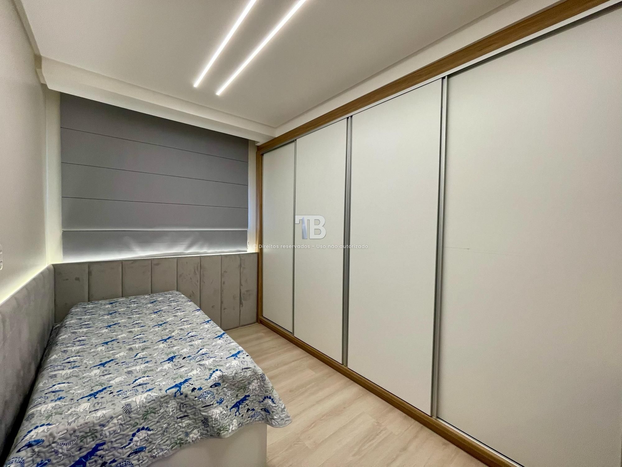 Apartamento Semimobiliado Suíte mais um Dormitório