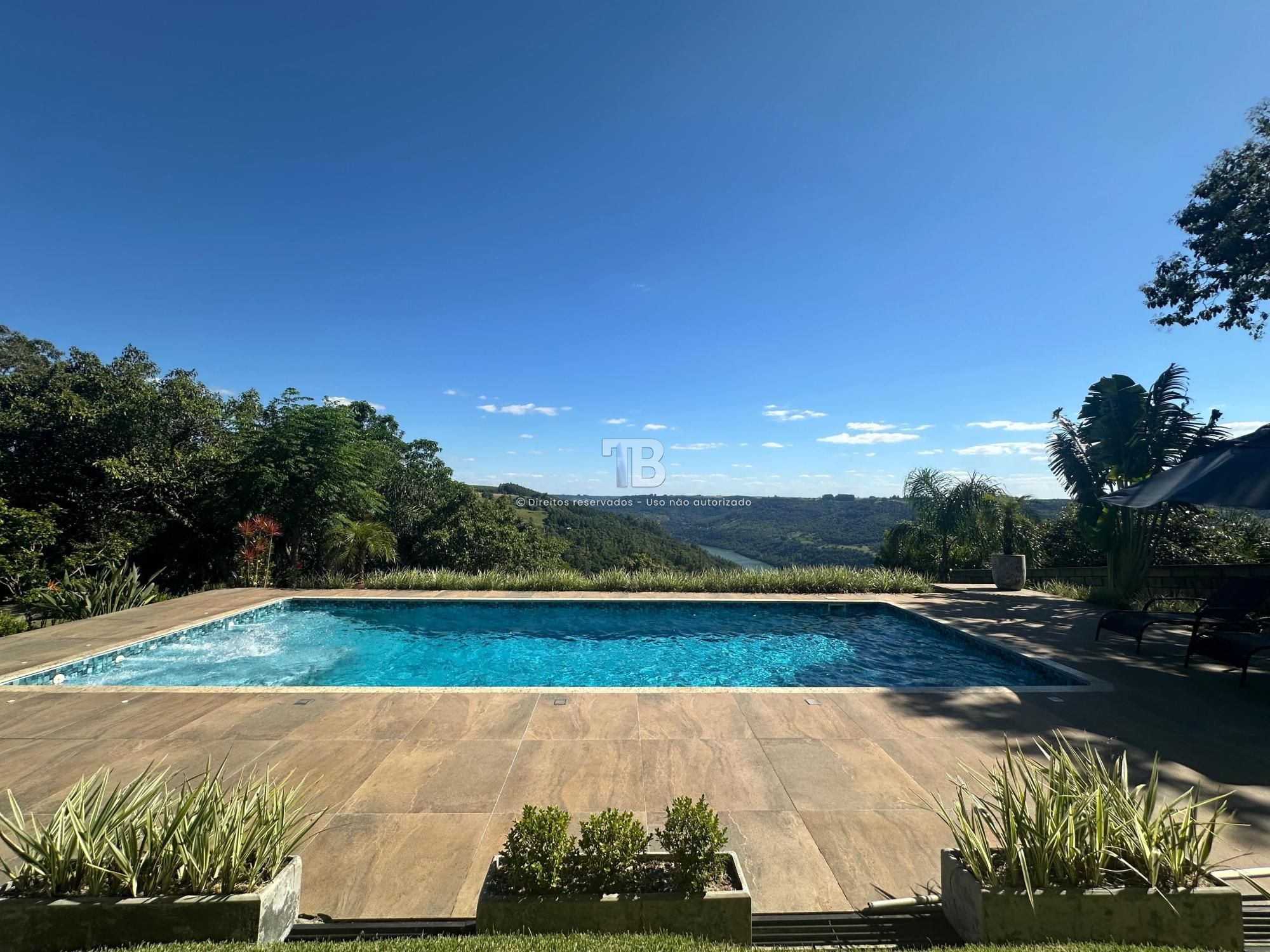 Casa Mobiliada em Condomínio Fechado